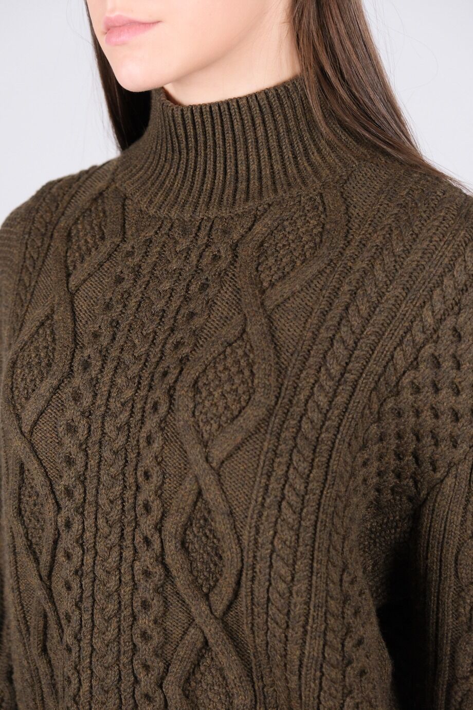 image 4 Свитер цвета хаки с косами