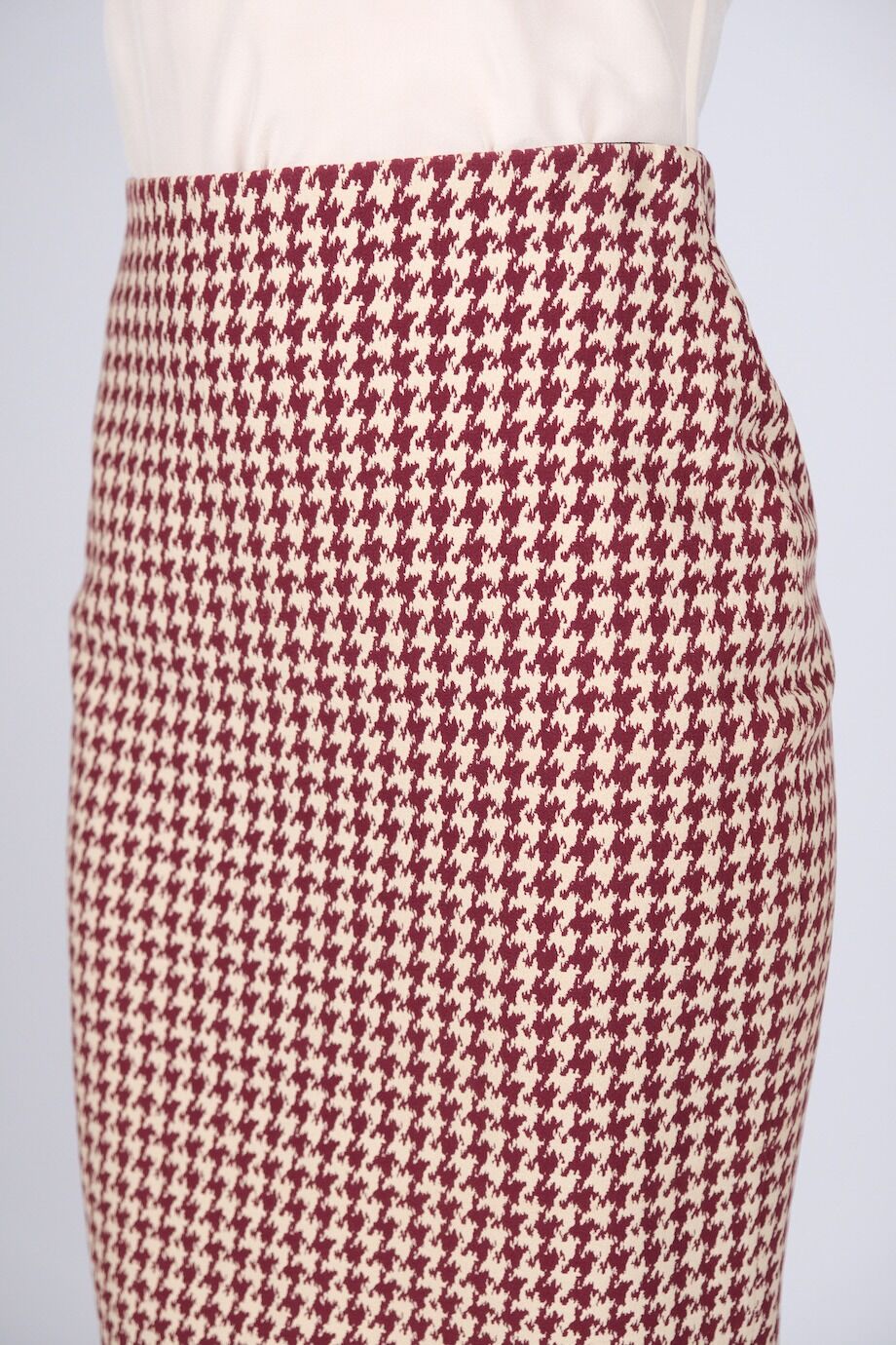 image 5 Юбка-карандаш в бордовую гусиную лапку