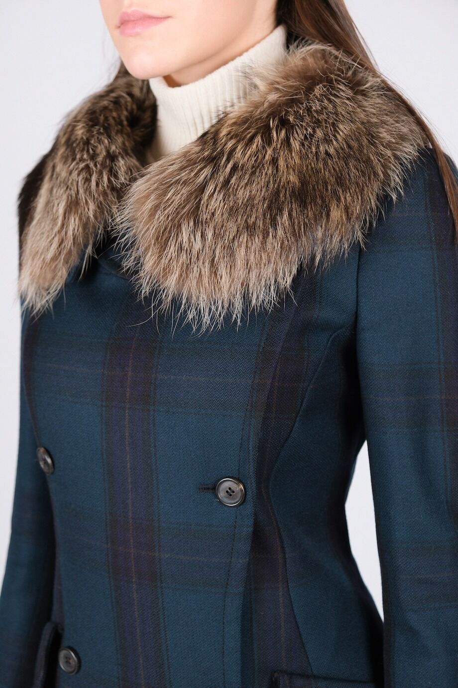 image 4 Пальто в клеточку с меховым воротником