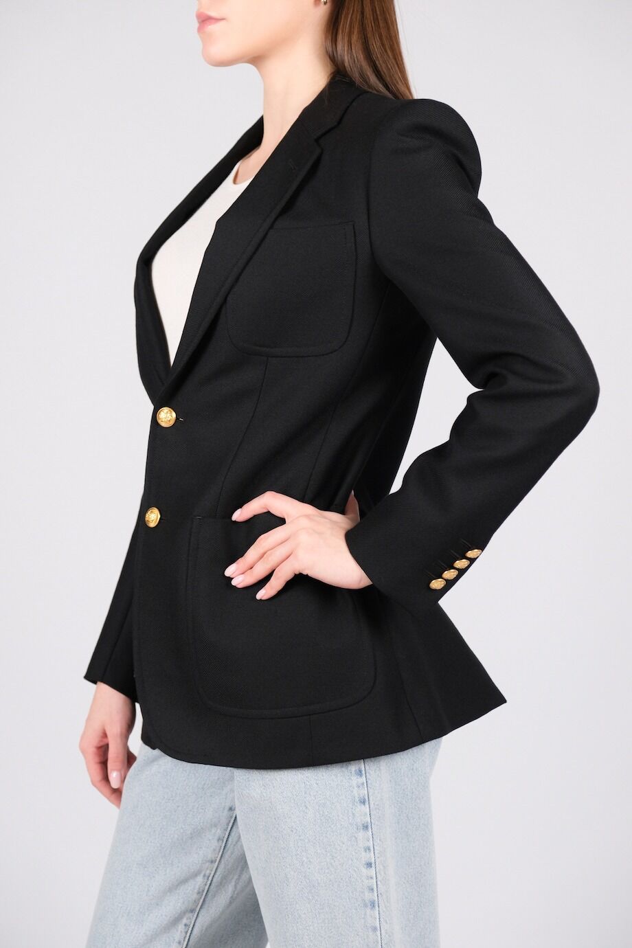 image 2 Жакет черного цвета с накладными карманами и золотыми пуговицами