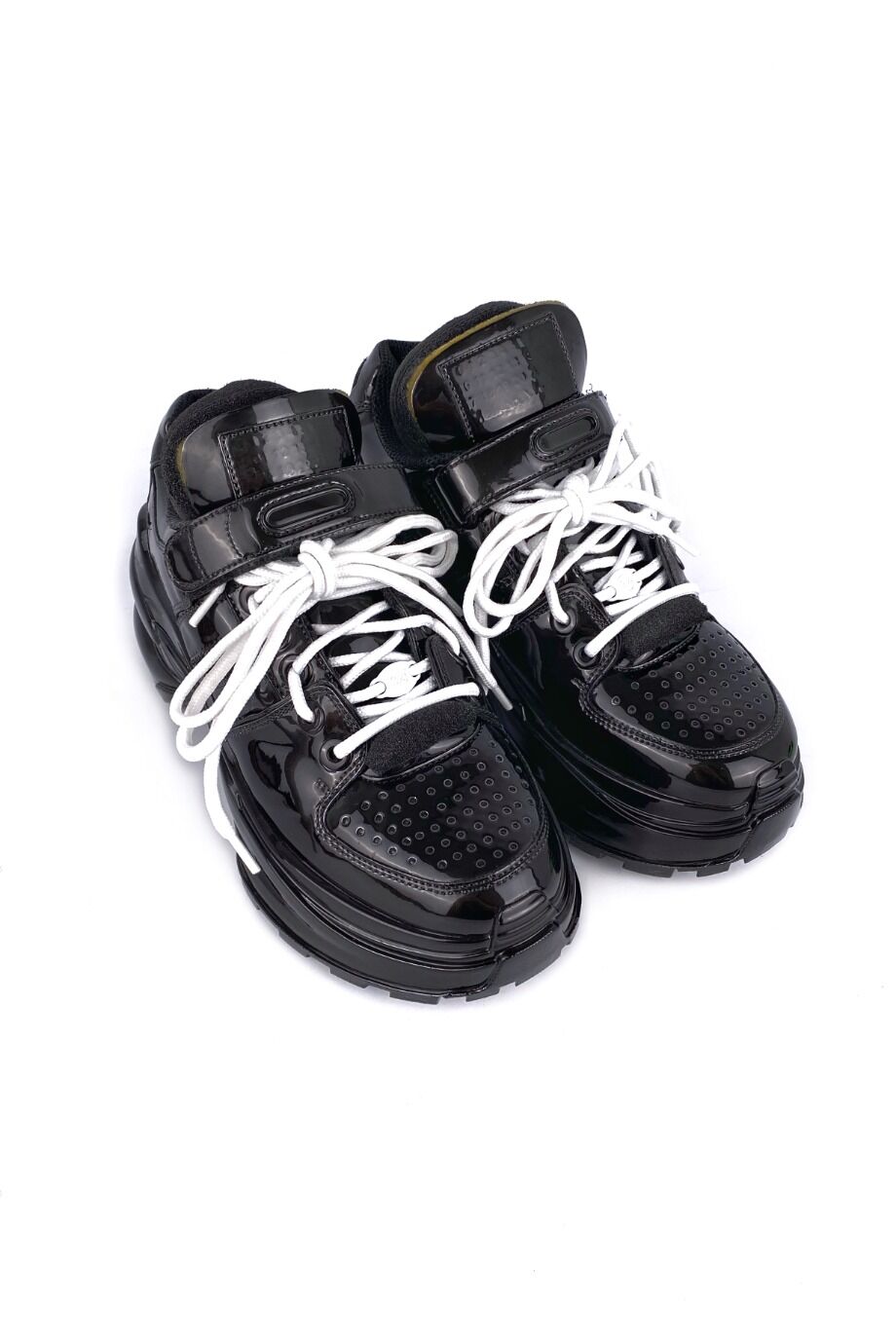 image 1 Кроссовки лакированные черного цвета