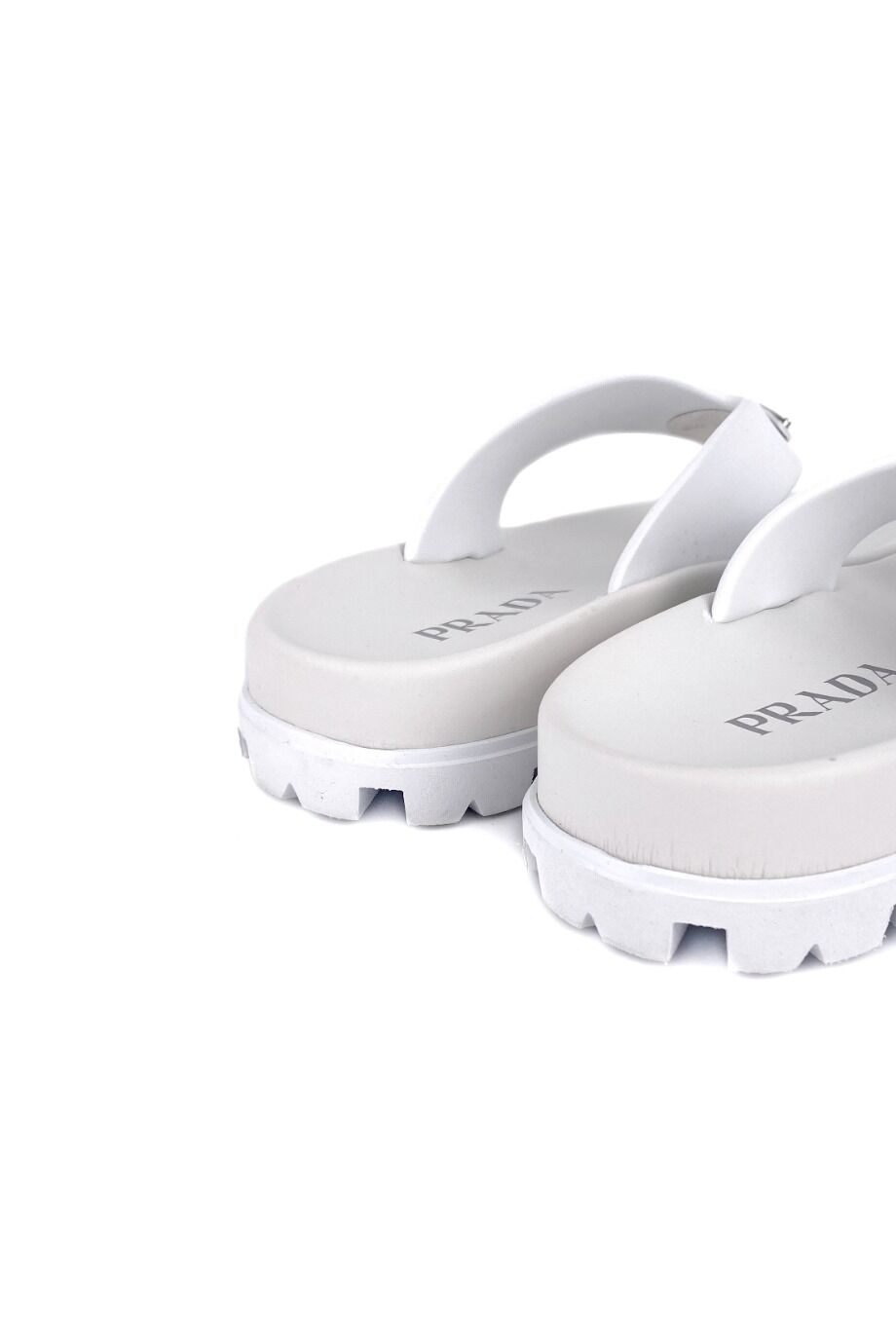 image 4 Шлепанцы белого цвета