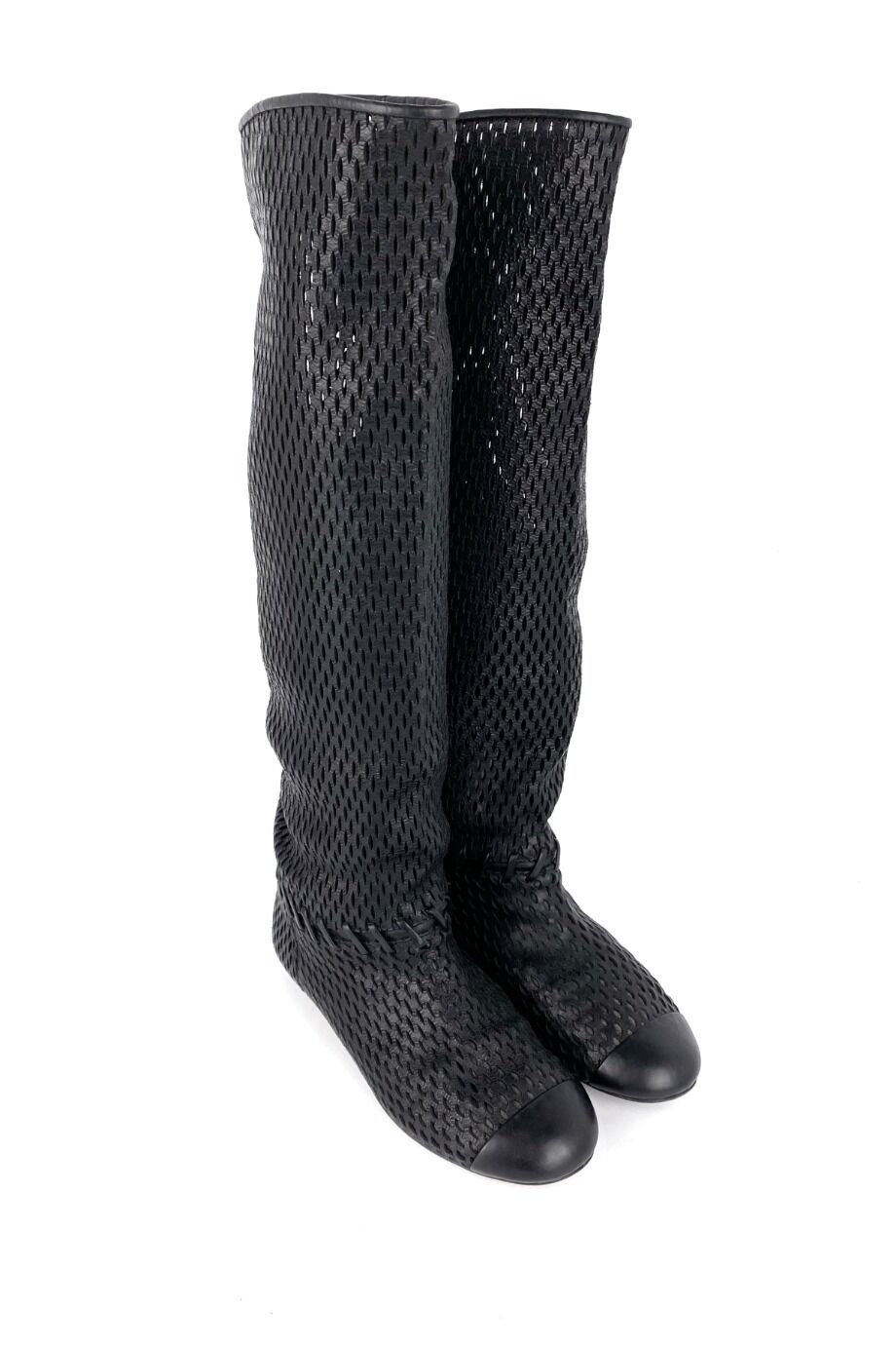 image 1 Сапоги с перфорацией черного цвета