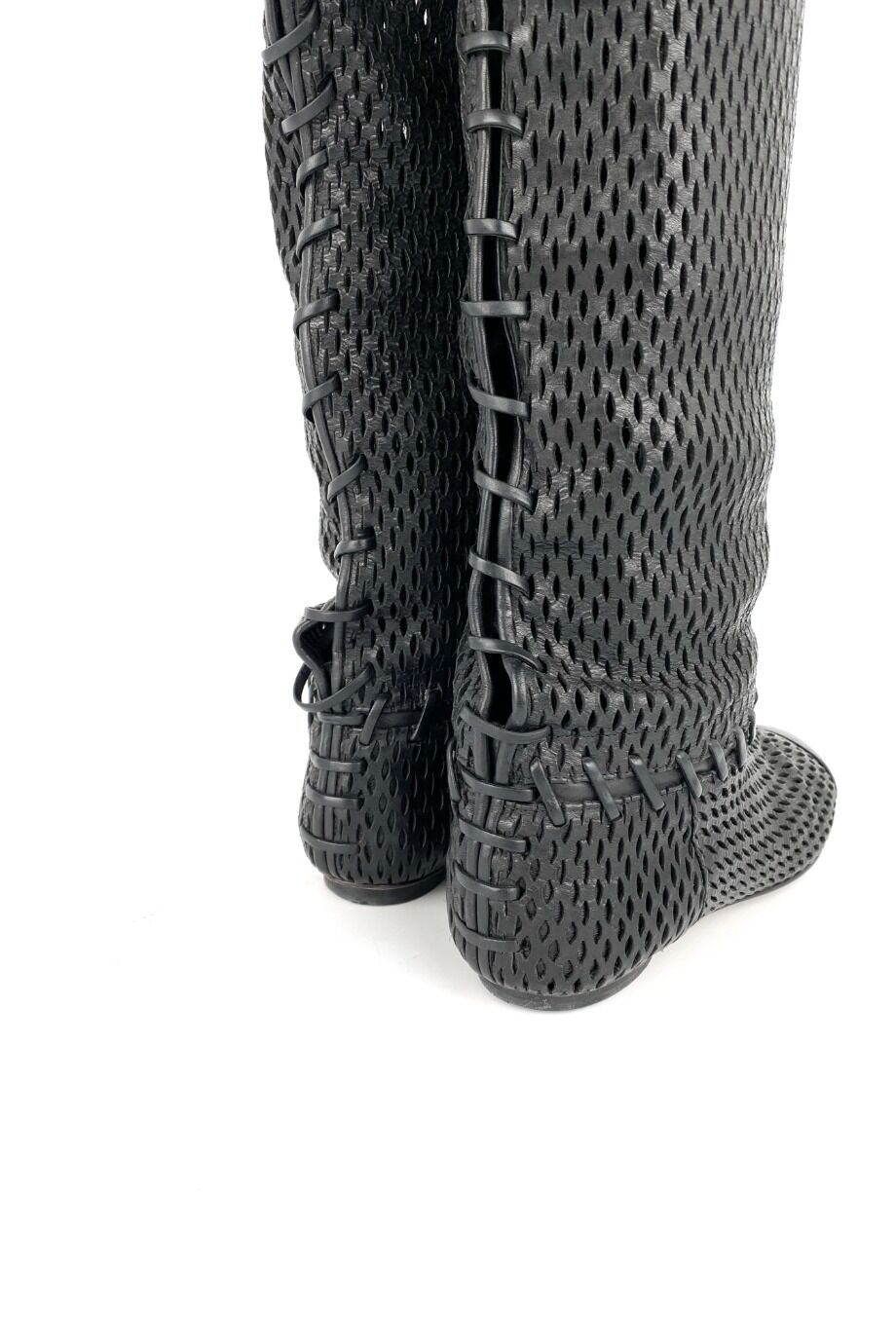 image 4 Сапоги с перфорацией черного цвета