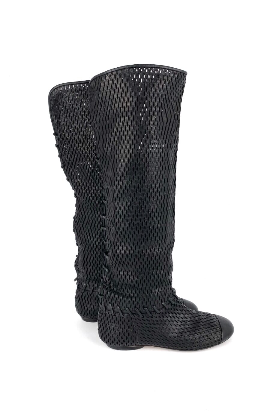 image 5 Сапоги с перфорацией черного цвета