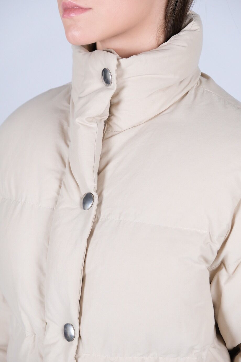 image 5 Пуховик молочного цвета