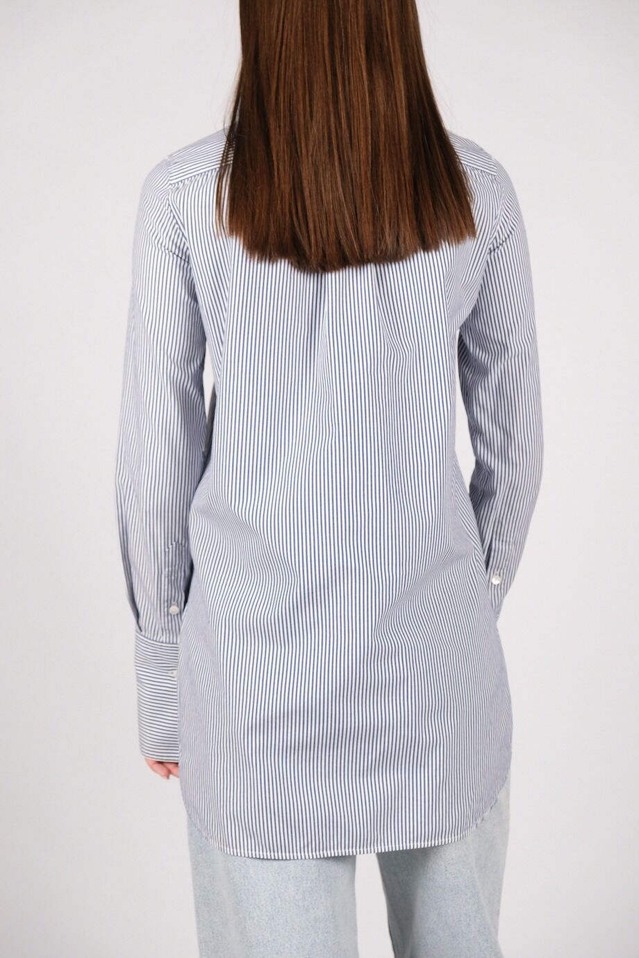 image 3 Удлиненная рубашка в тонкую полоску
