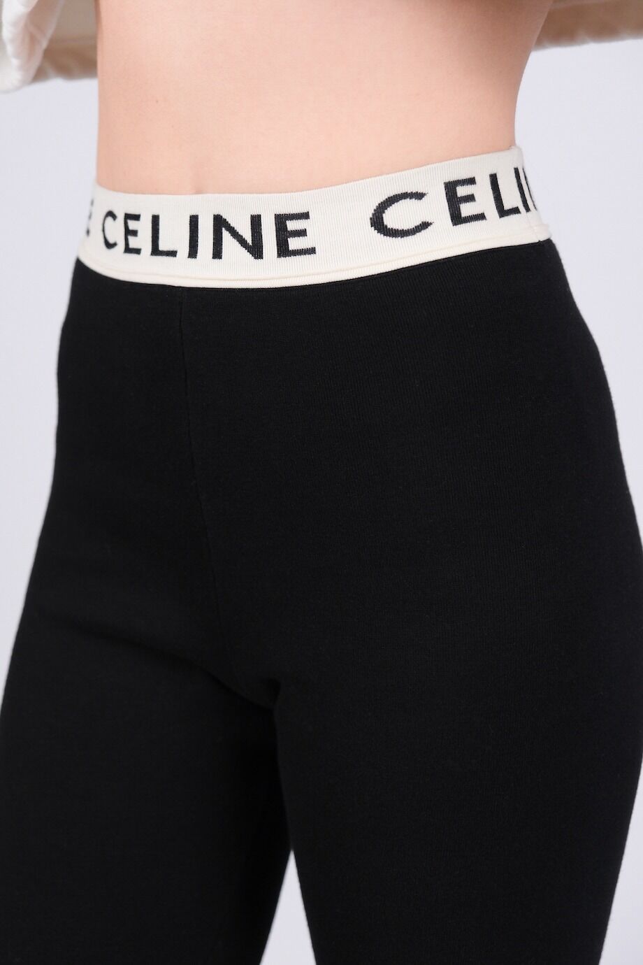 image 5 Леггинсы черного цвета с белой резинкой и лого