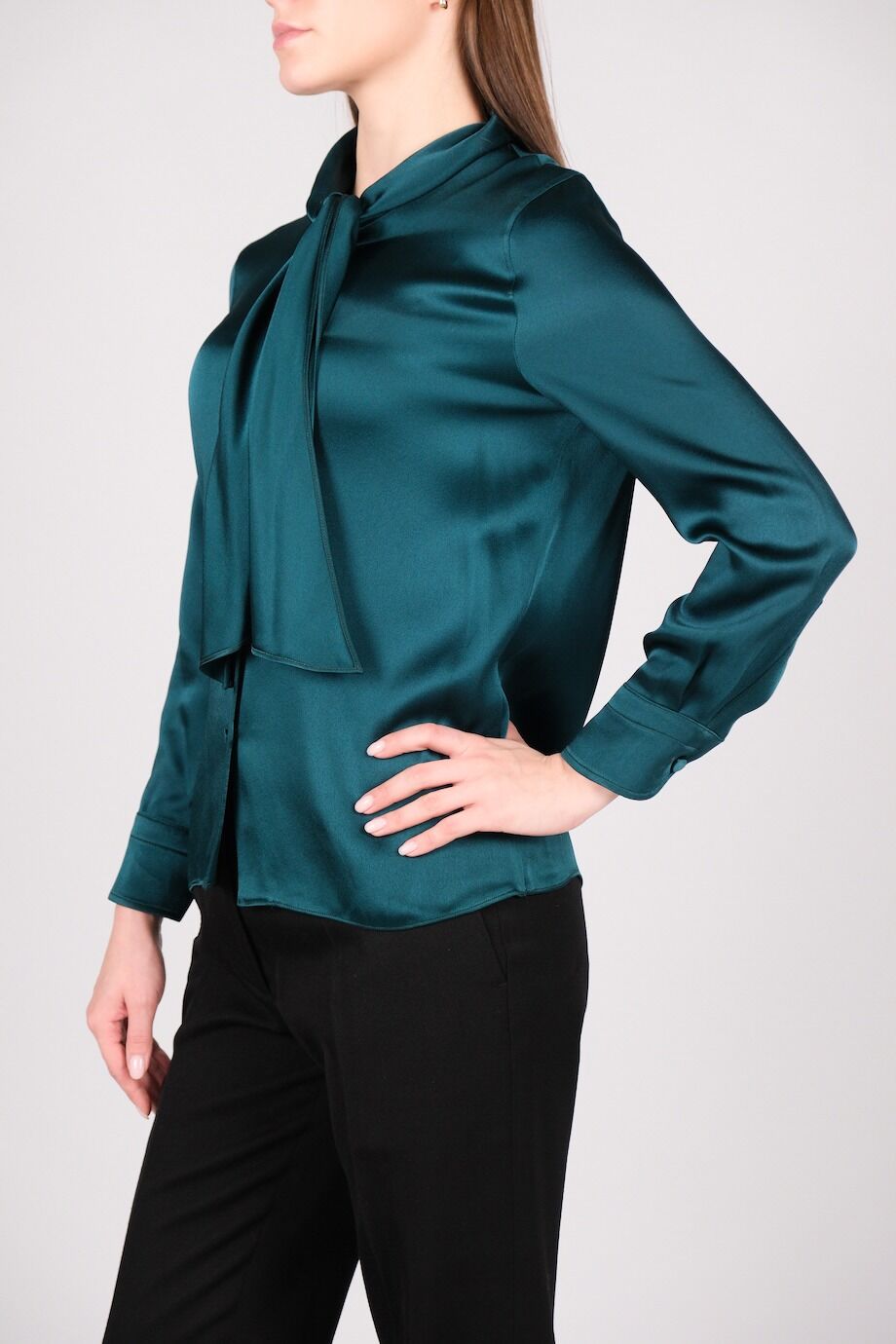 image 2 Блузка темно-изумрудного цвета с галстуком