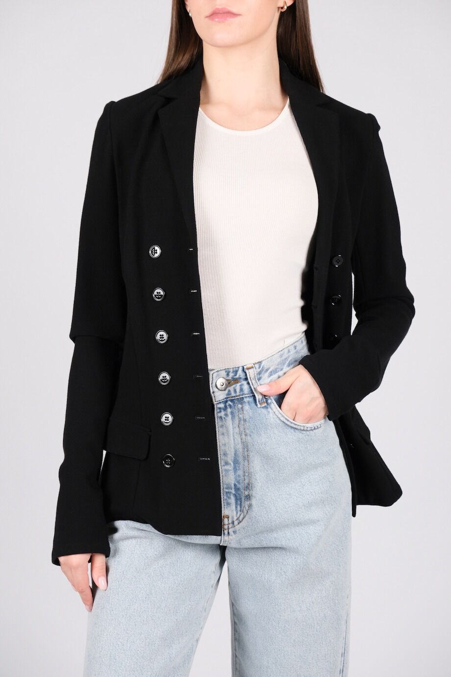 image 2 Двубортный жакет чёрного цвета