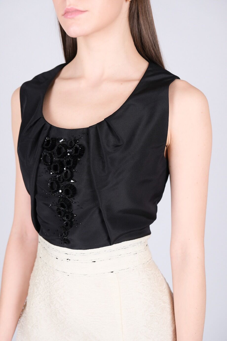 image 5 Костюм молочного цвета с набивным рисунком черно-белого цвета