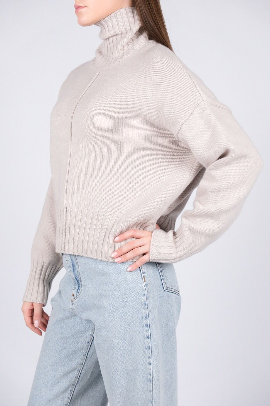 image 2 Свитер серо-бежевого цвета с горлом