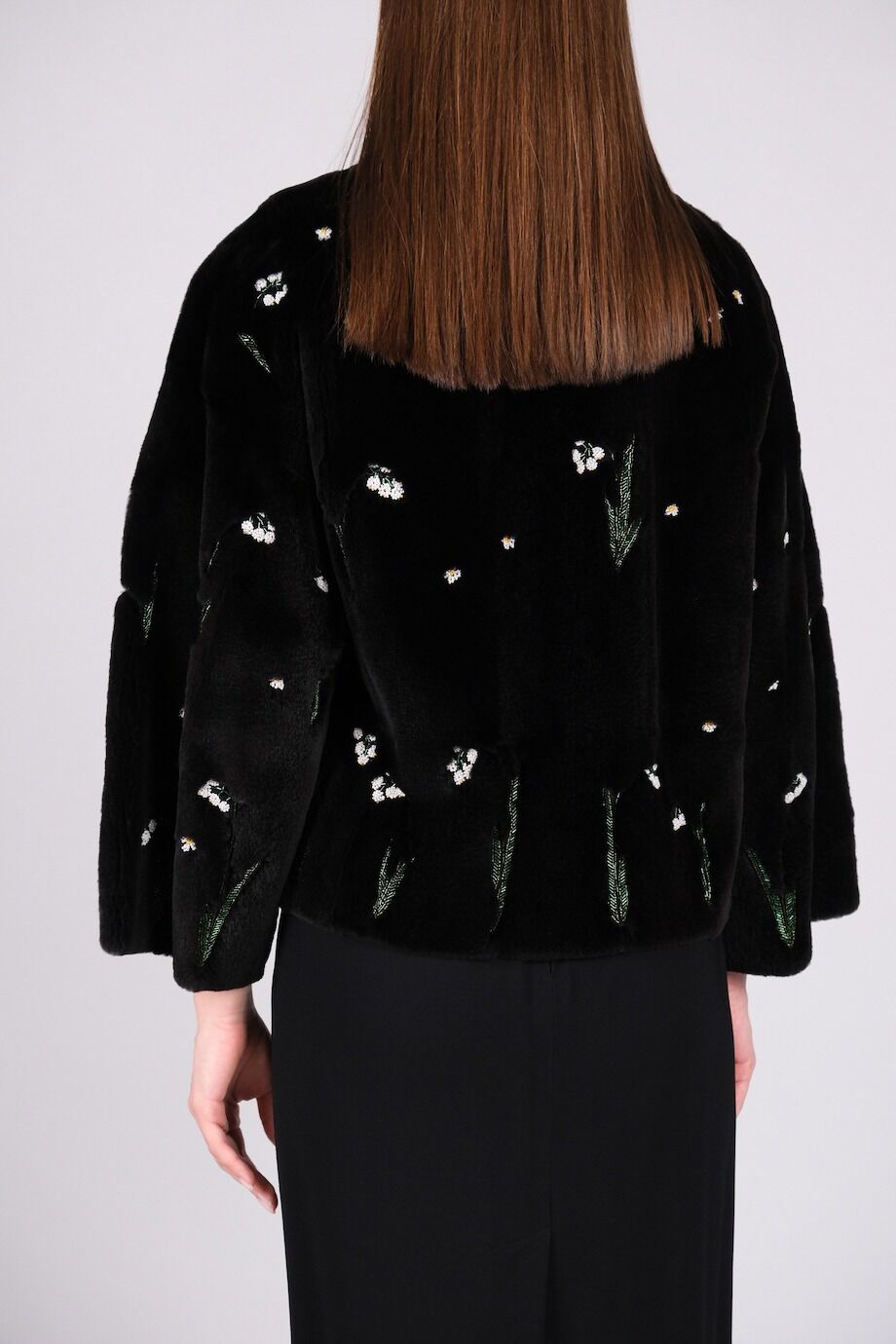 image 6 Жакет черного цвета из стриженной норки с вышивкой