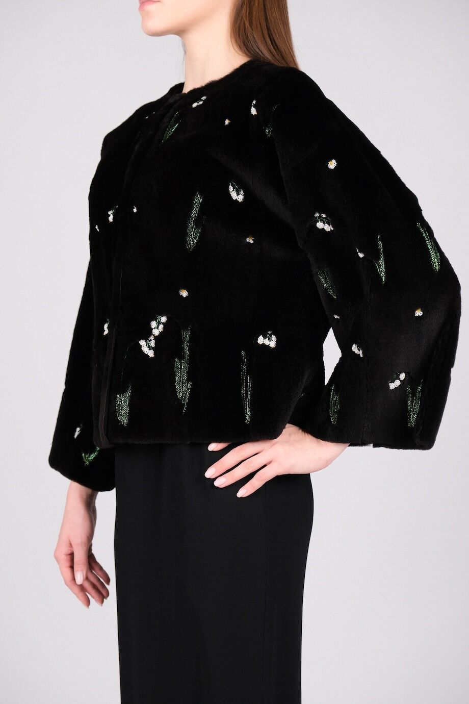 image 5 Жакет черного цвета из стриженной норки с вышивкой