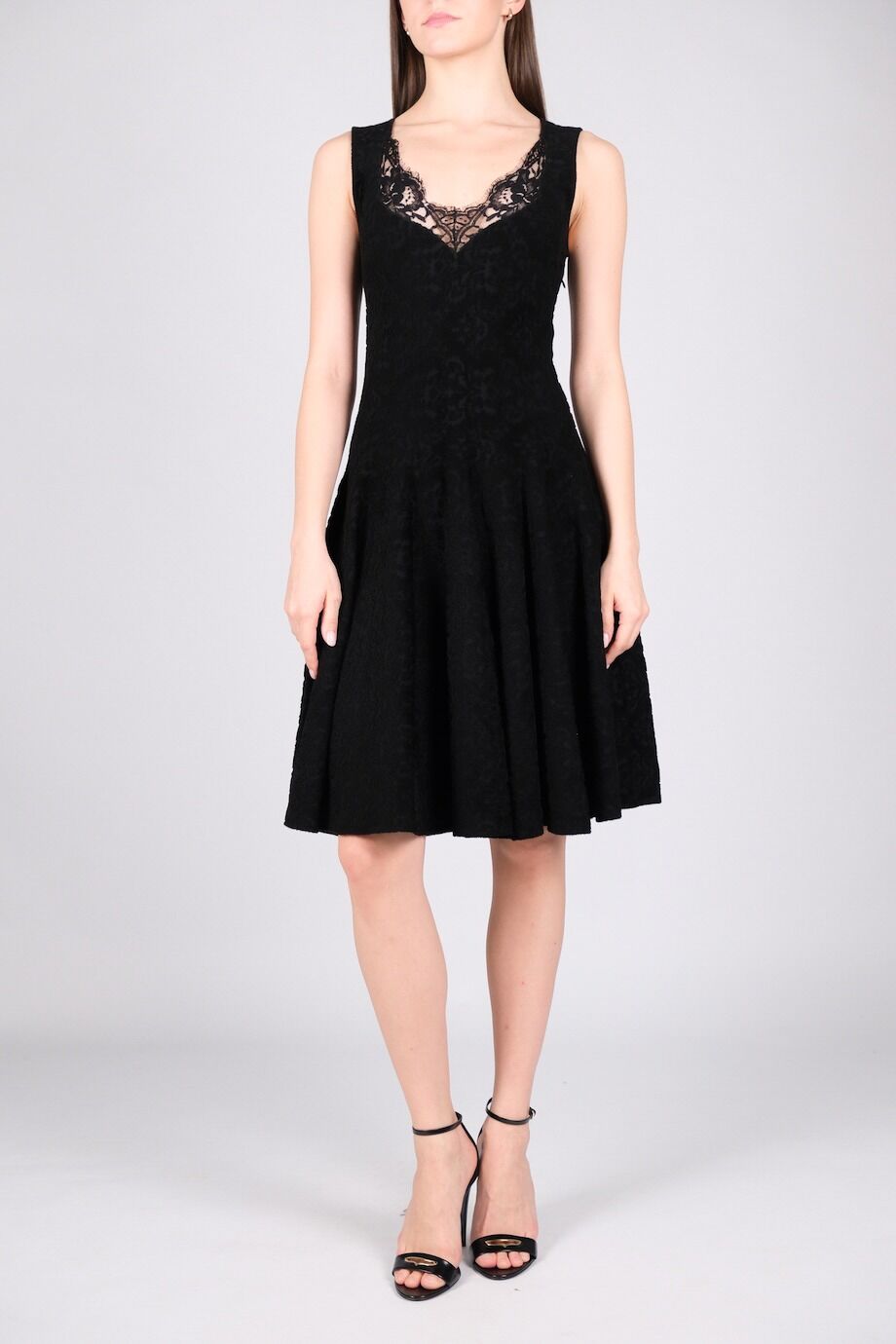 image 1 Бандажное платье с кружевным элементом