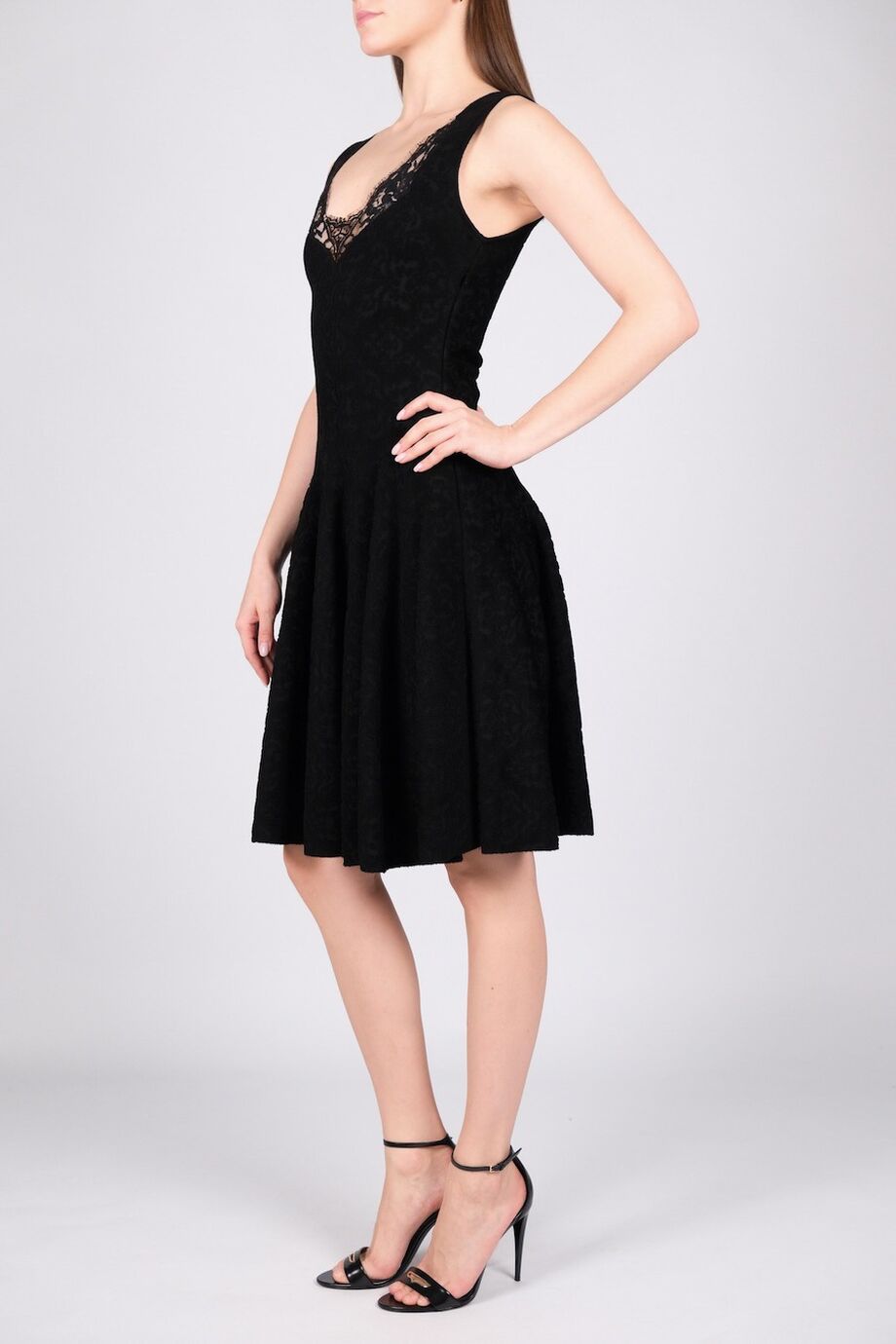 image 2 Бандажное платье с кружевным элементом