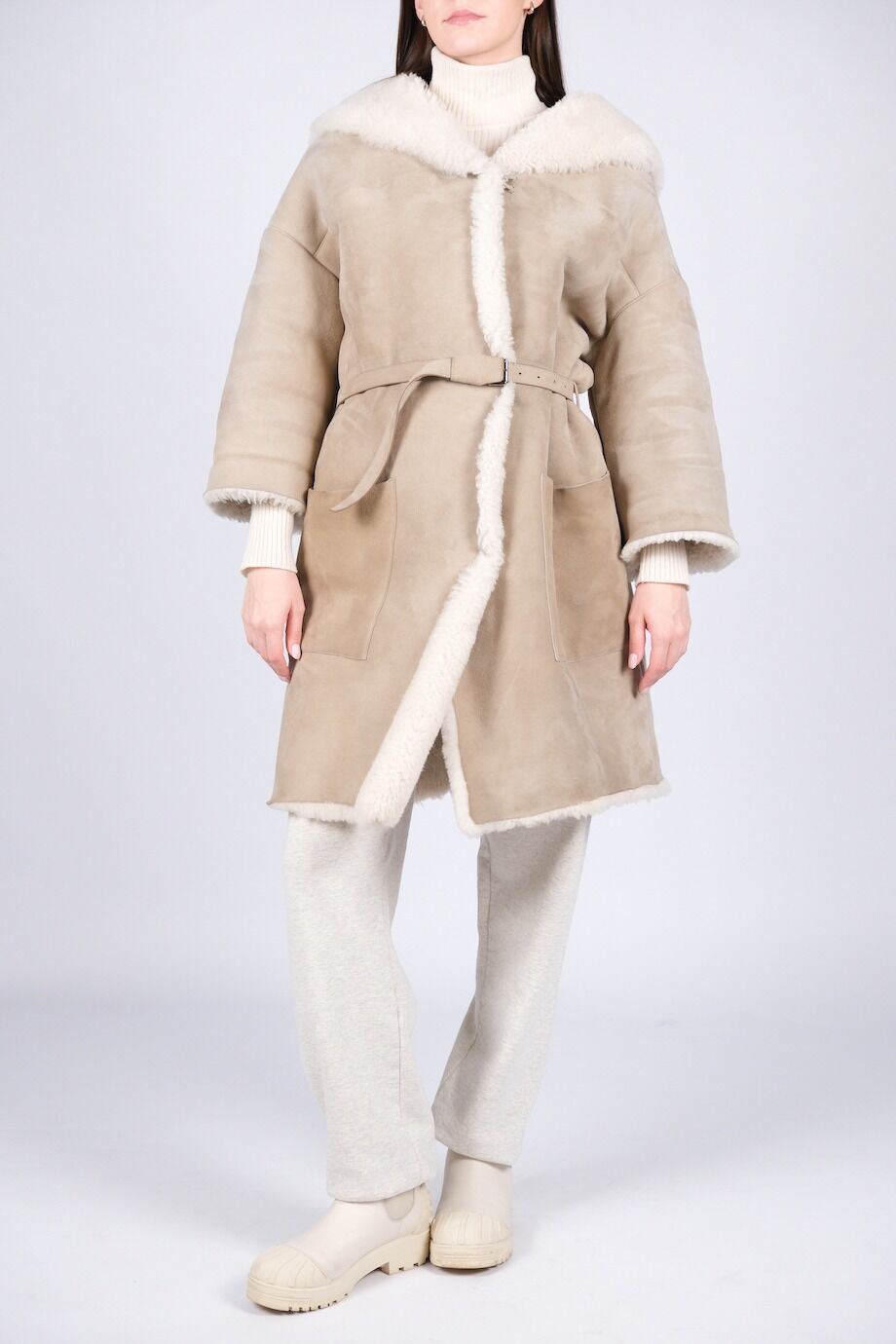 image 2 Дубленка бежевого цвета с рукавами 3/4