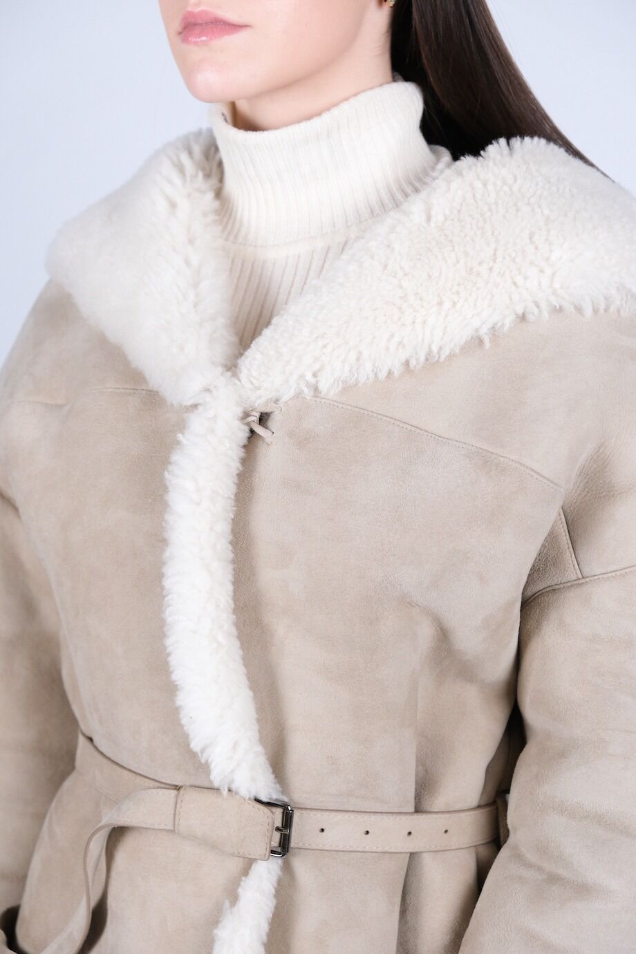 image 5 Дубленка бежевого цвета с рукавами 3/4