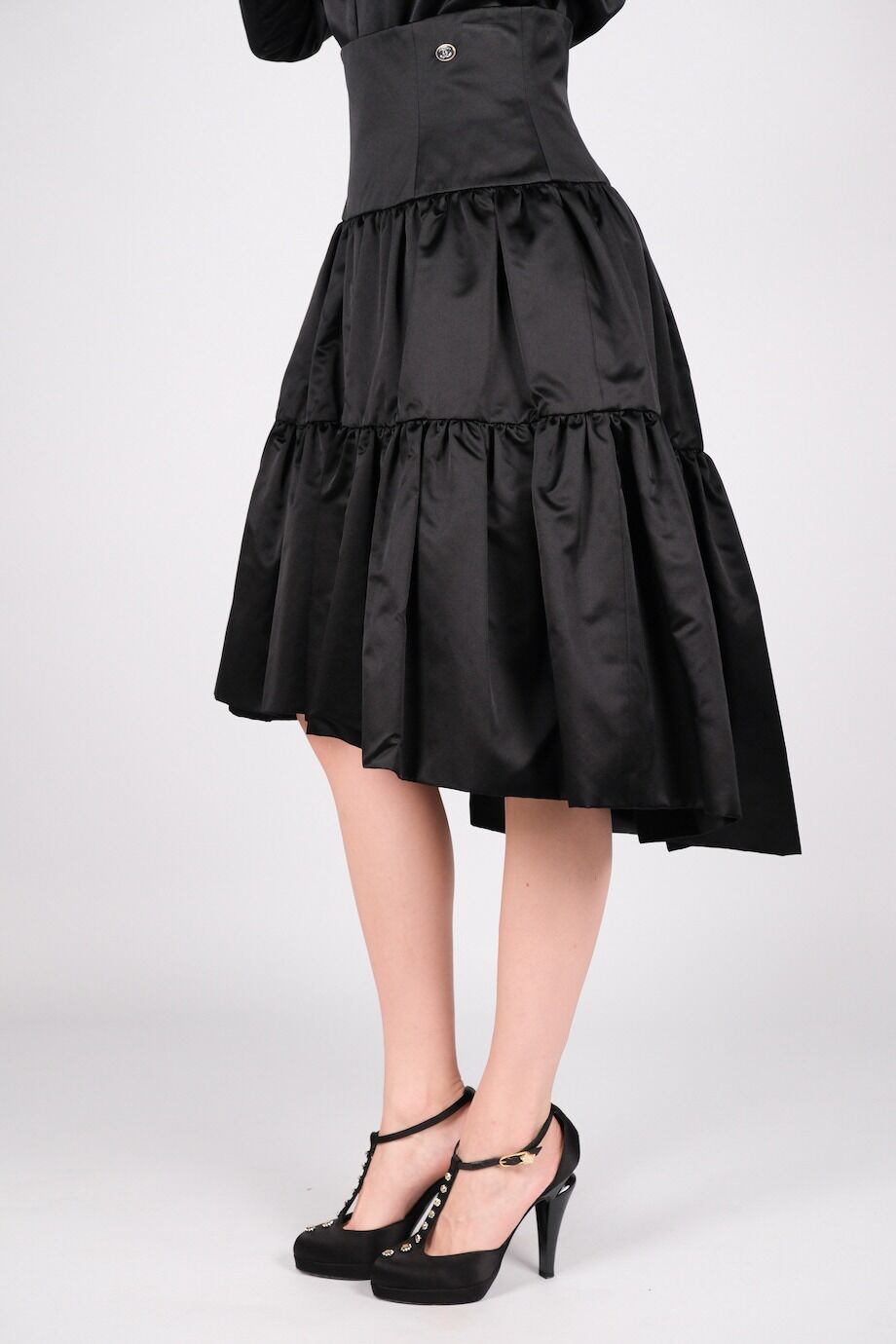 image 3 Шелковая юбка чёрного цвета с высокой талией