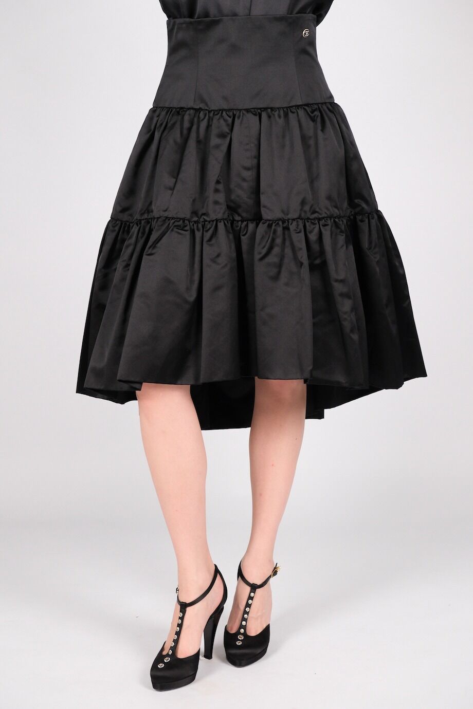 image 2 Шелковая юбка чёрного цвета с высокой талией