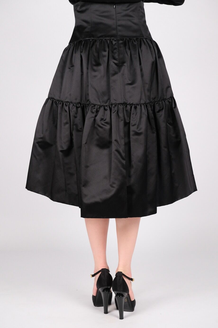 image 4 Шелковая юбка чёрного цвета с высокой талией
