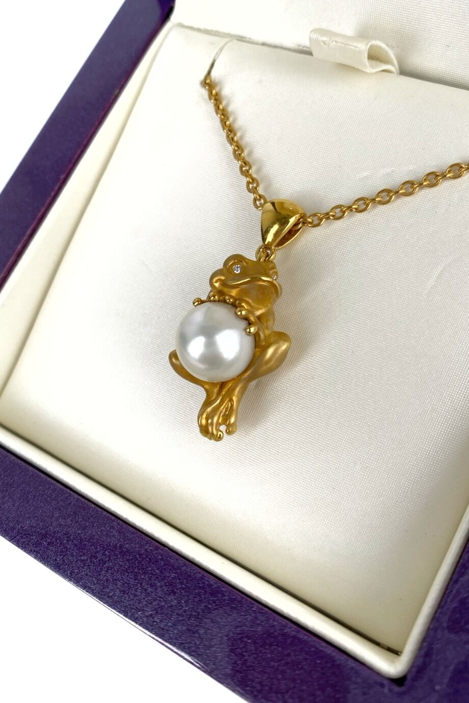 image 3 Золотой кулон на цепочке