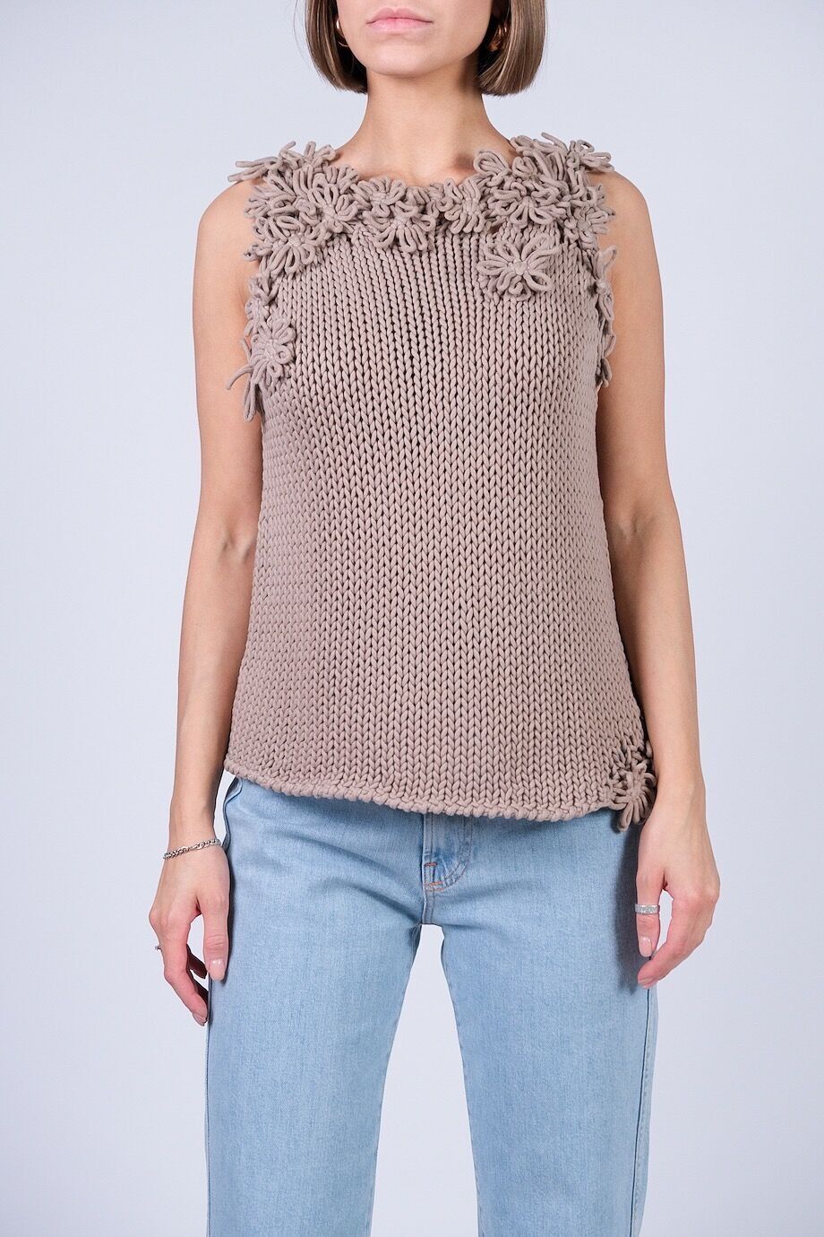 image 1 Вязаный жилет с цветами