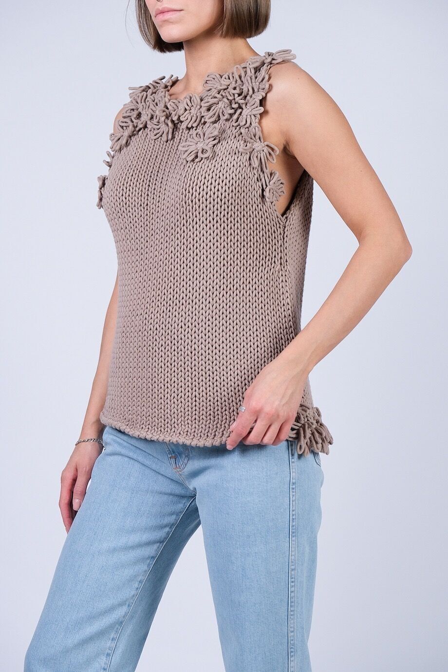 image 2 Вязаный жилет с цветами