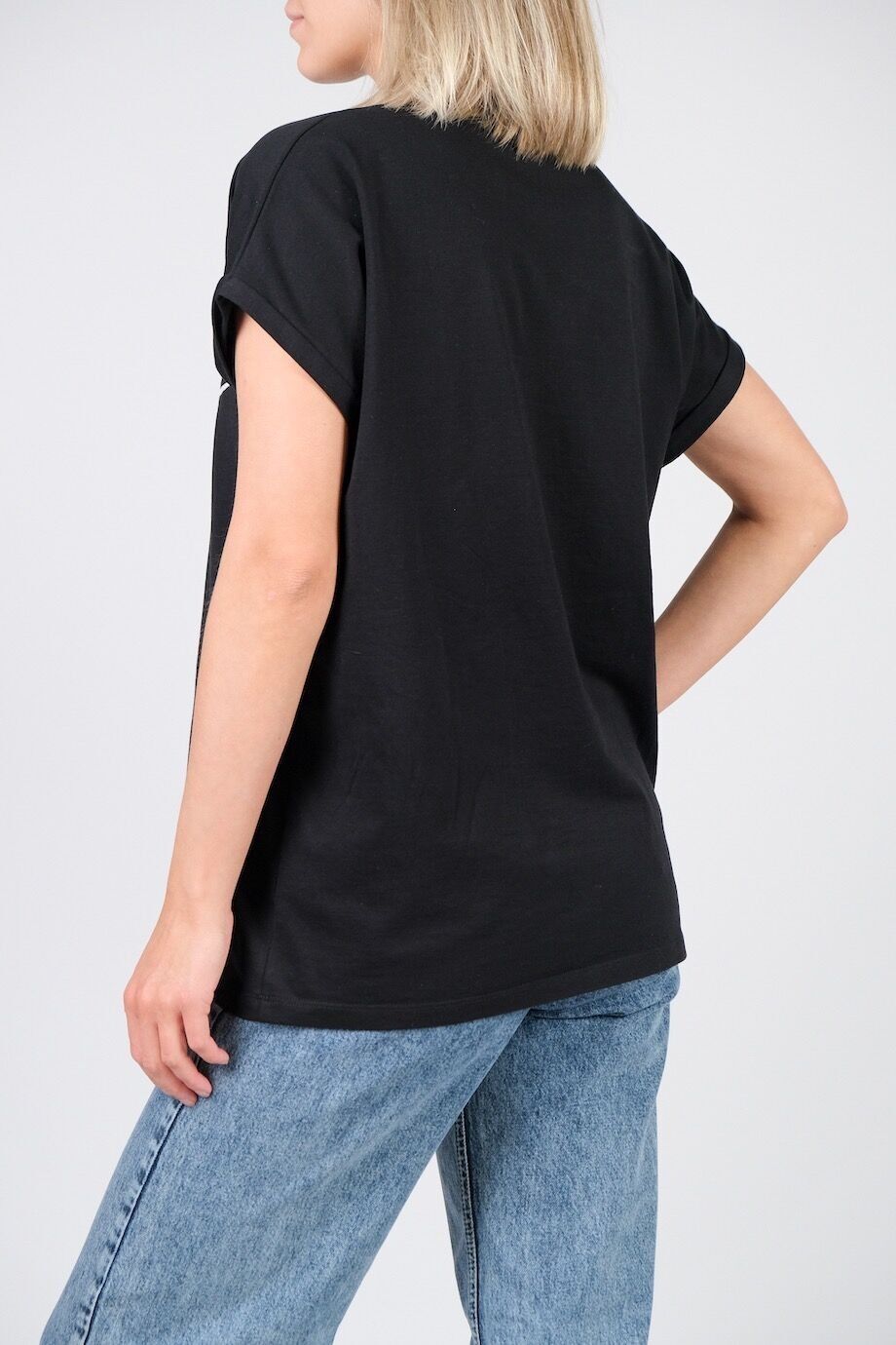 image 3 Футболка черного цвета с белой надписью-лого