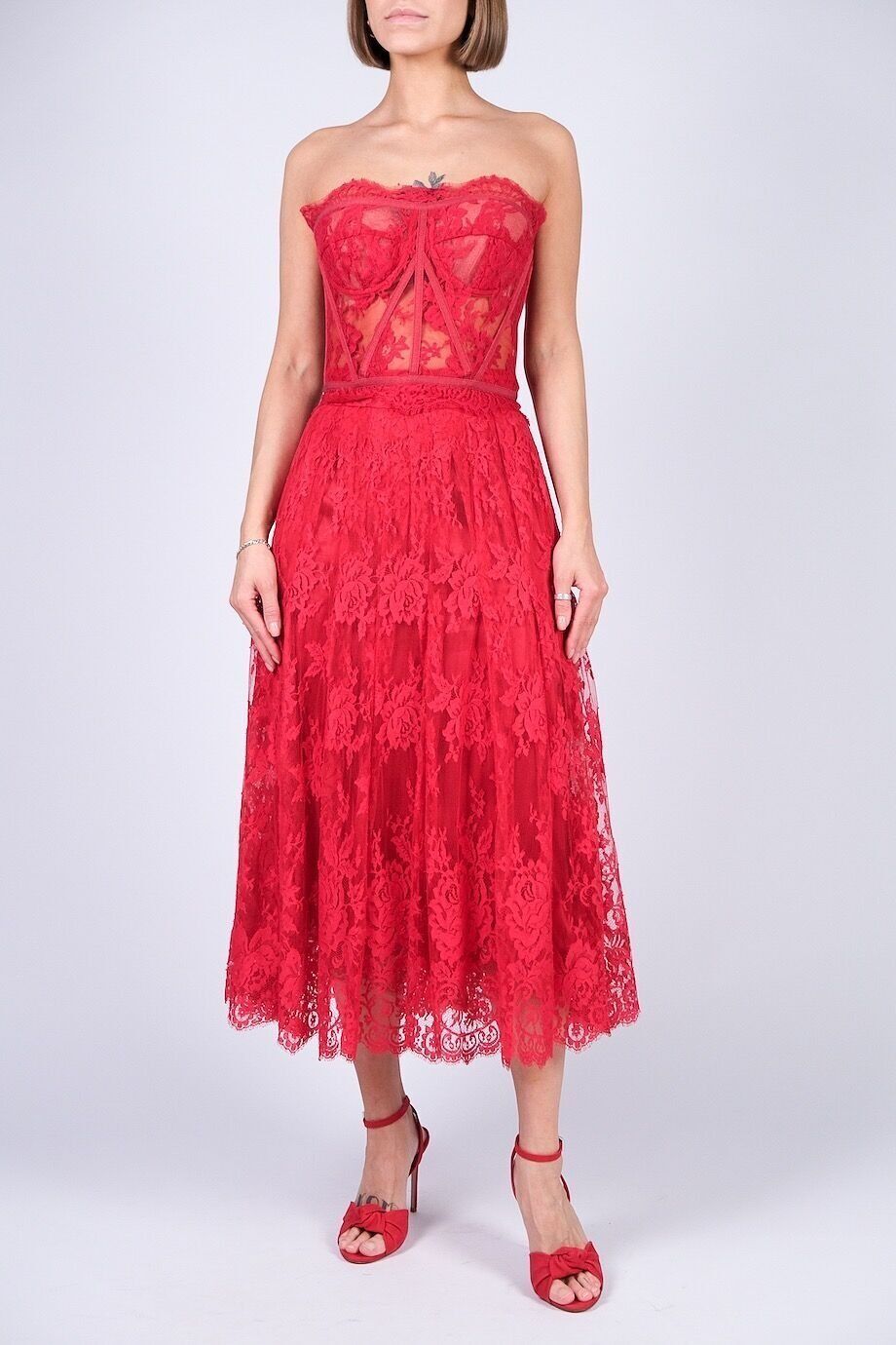 image 1 Костюм из кружева красного цвета