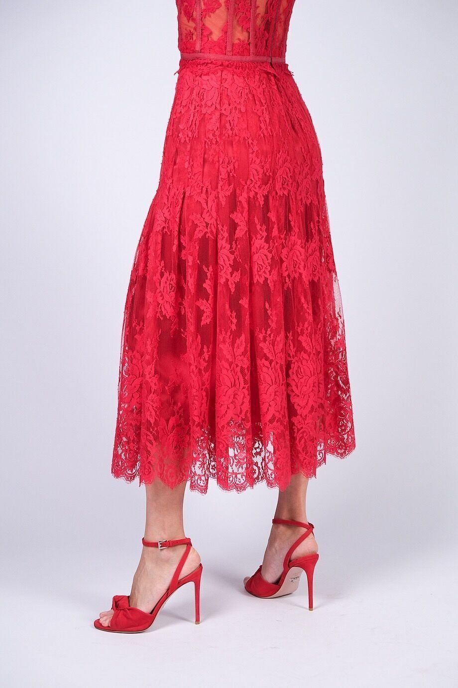 image 7 Костюм из кружева красного цвета