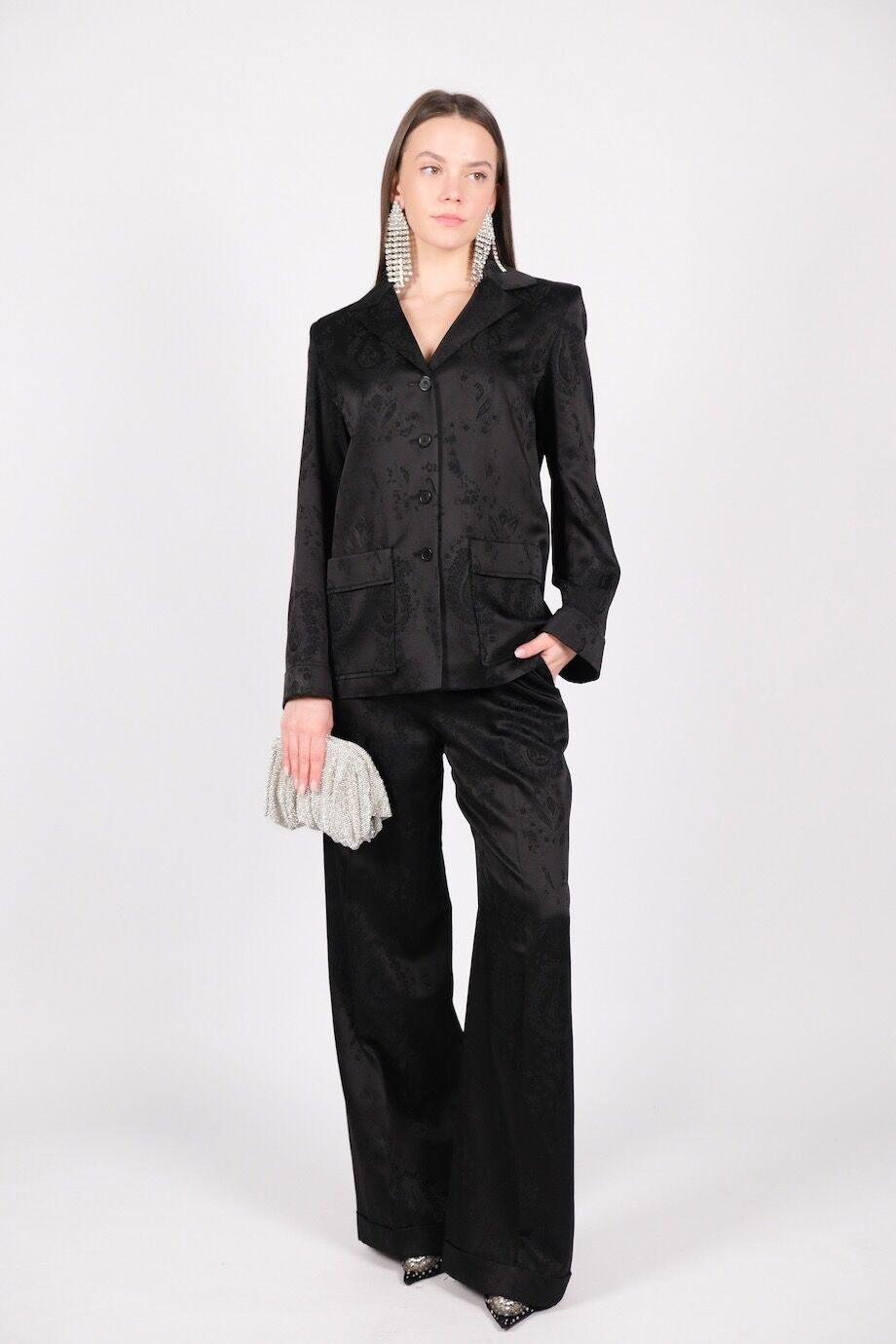 image 1 Брючный костюм черного цвета с набивным рисунком