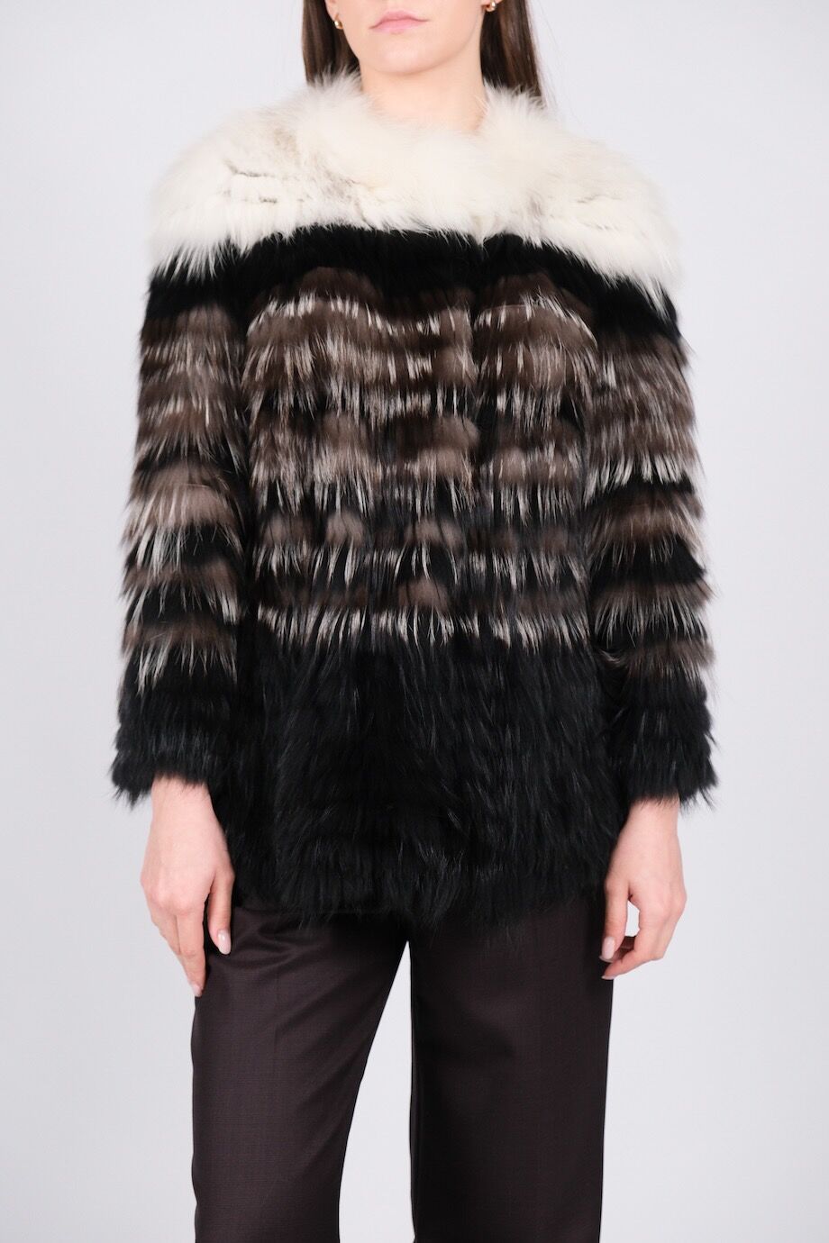 image 1 Вязаная шуба из меха лисы градиентной расцветки