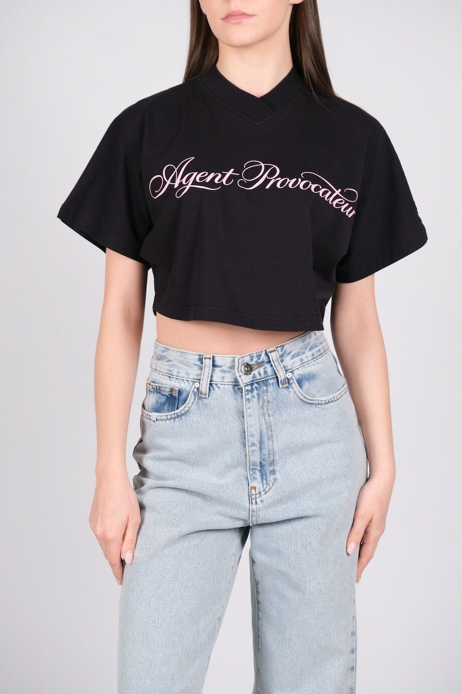 image 1 Укороченная футболка черного цвета с розовым лого