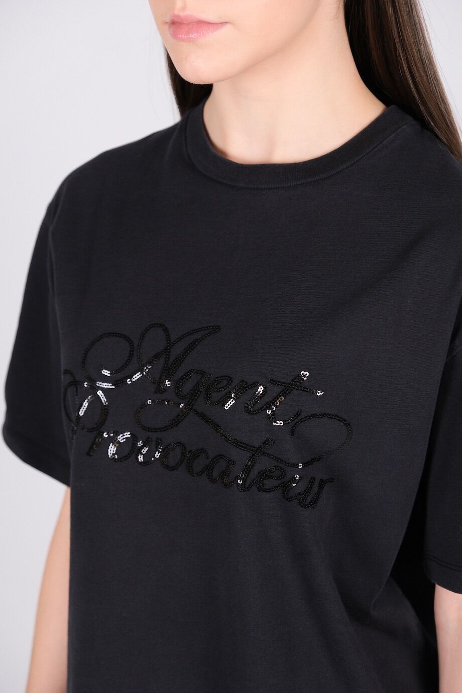 image 4 Футболка черного цвета с лого из пайеток