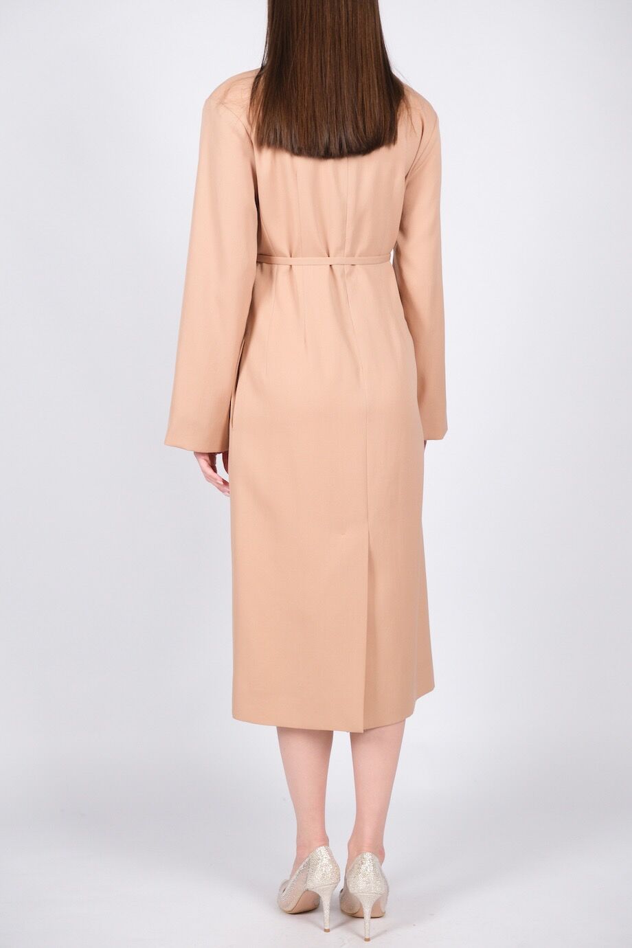 image 3 Платье бежевого цвета с тонким поясом