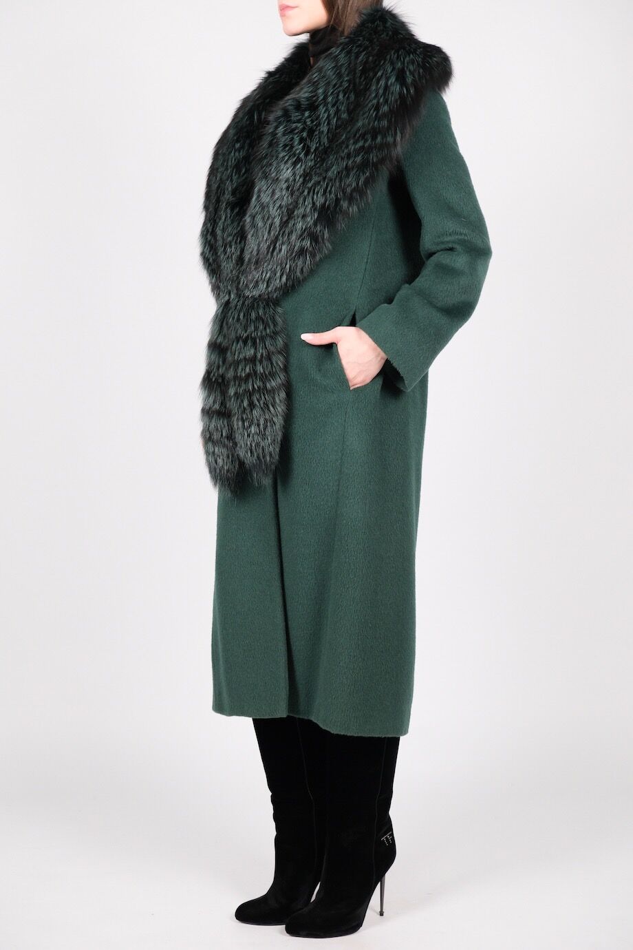 image 2 Пальто зеленого цвета с воротником из лисы