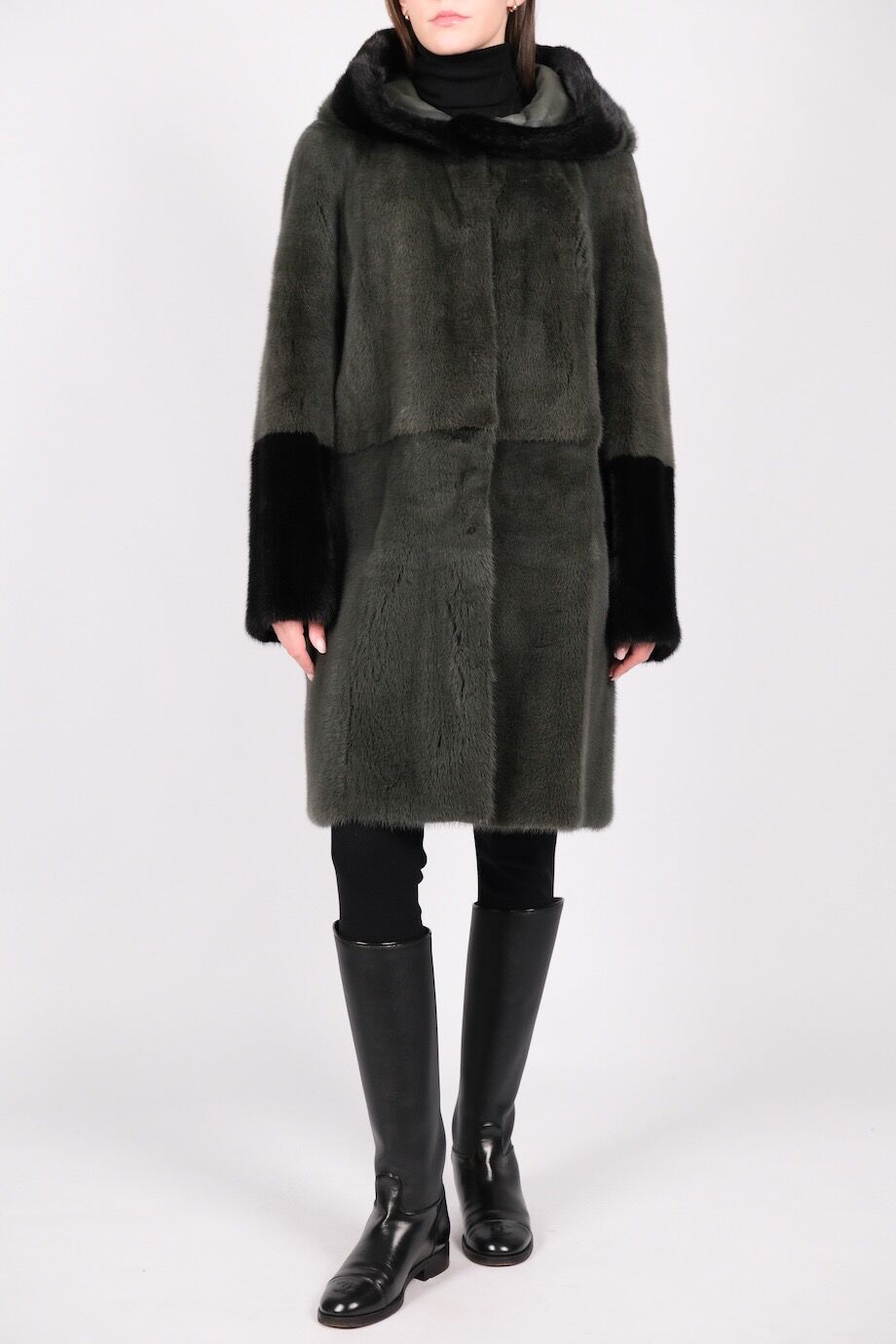 image 1 Шуба из меха норки зеленого цвета с капюшоном