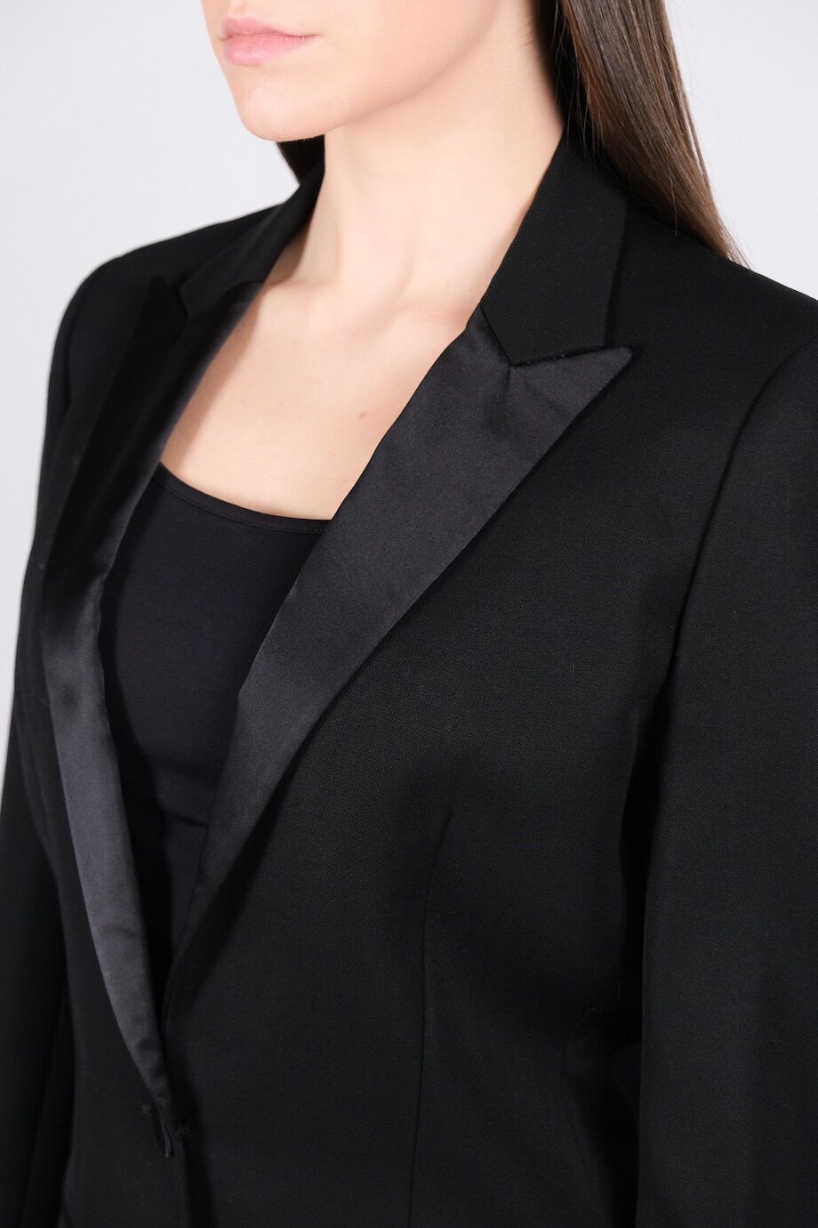 image 4 Жакет черного цвета с атласными лацканами
