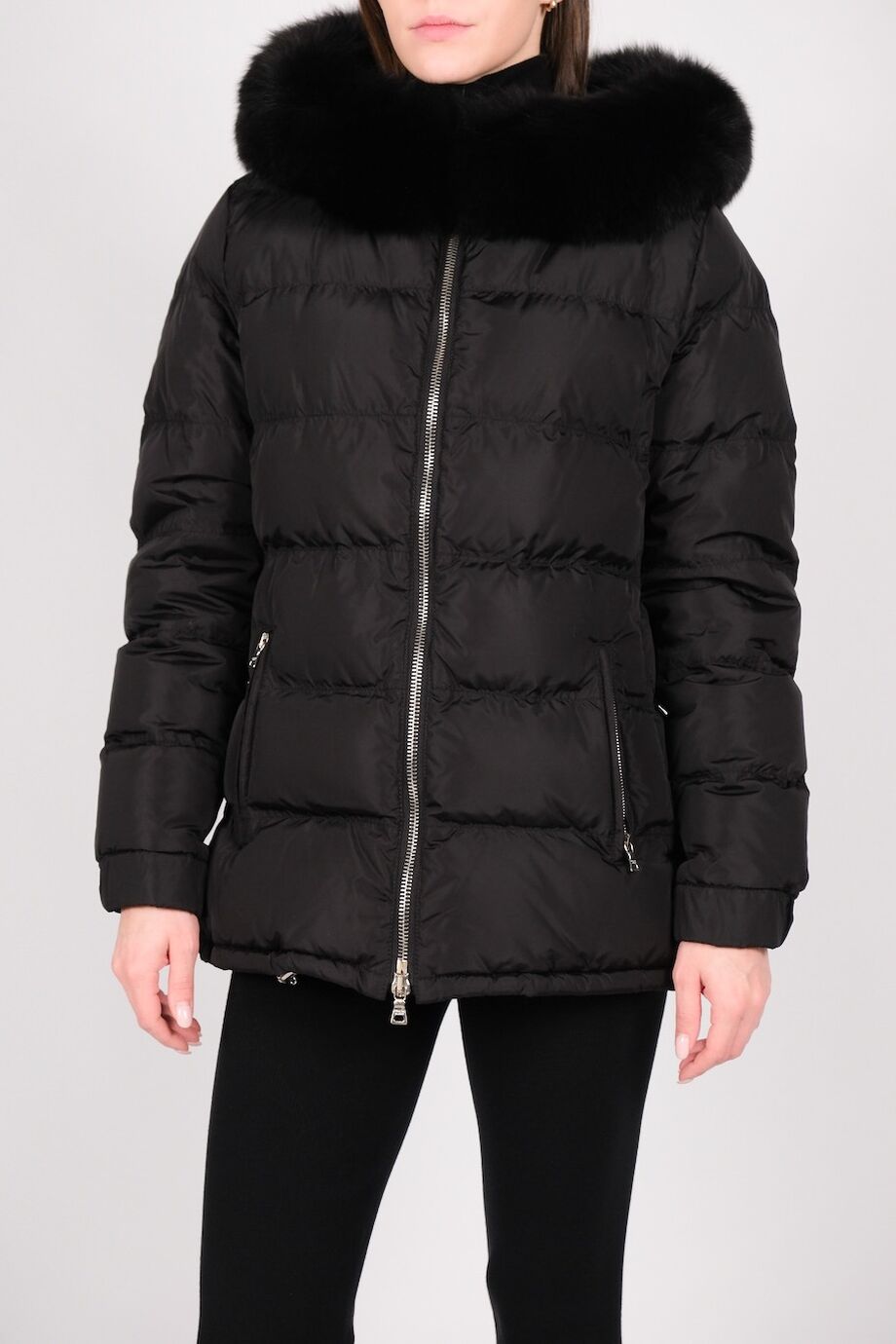 image 2 Пуховик черного цвета с капюшоном