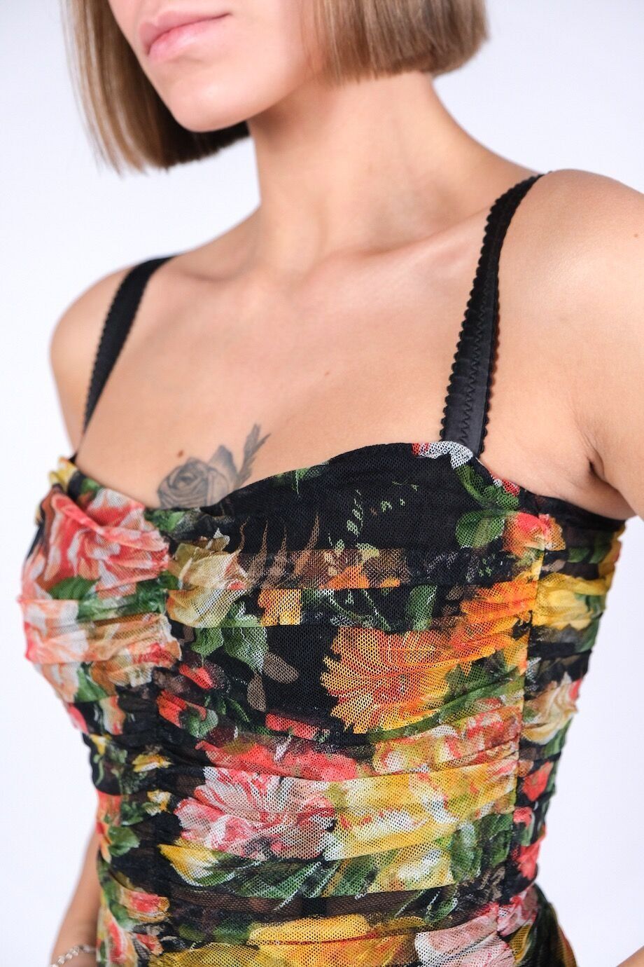 image 4 Корсетное платье черного цвета с желто-красными цветами
