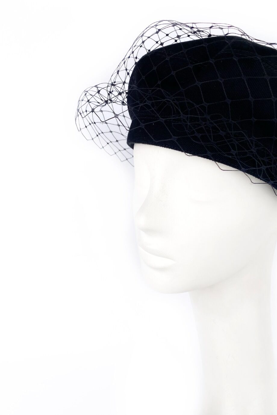 image 2 Берет черного цвета с вуалью