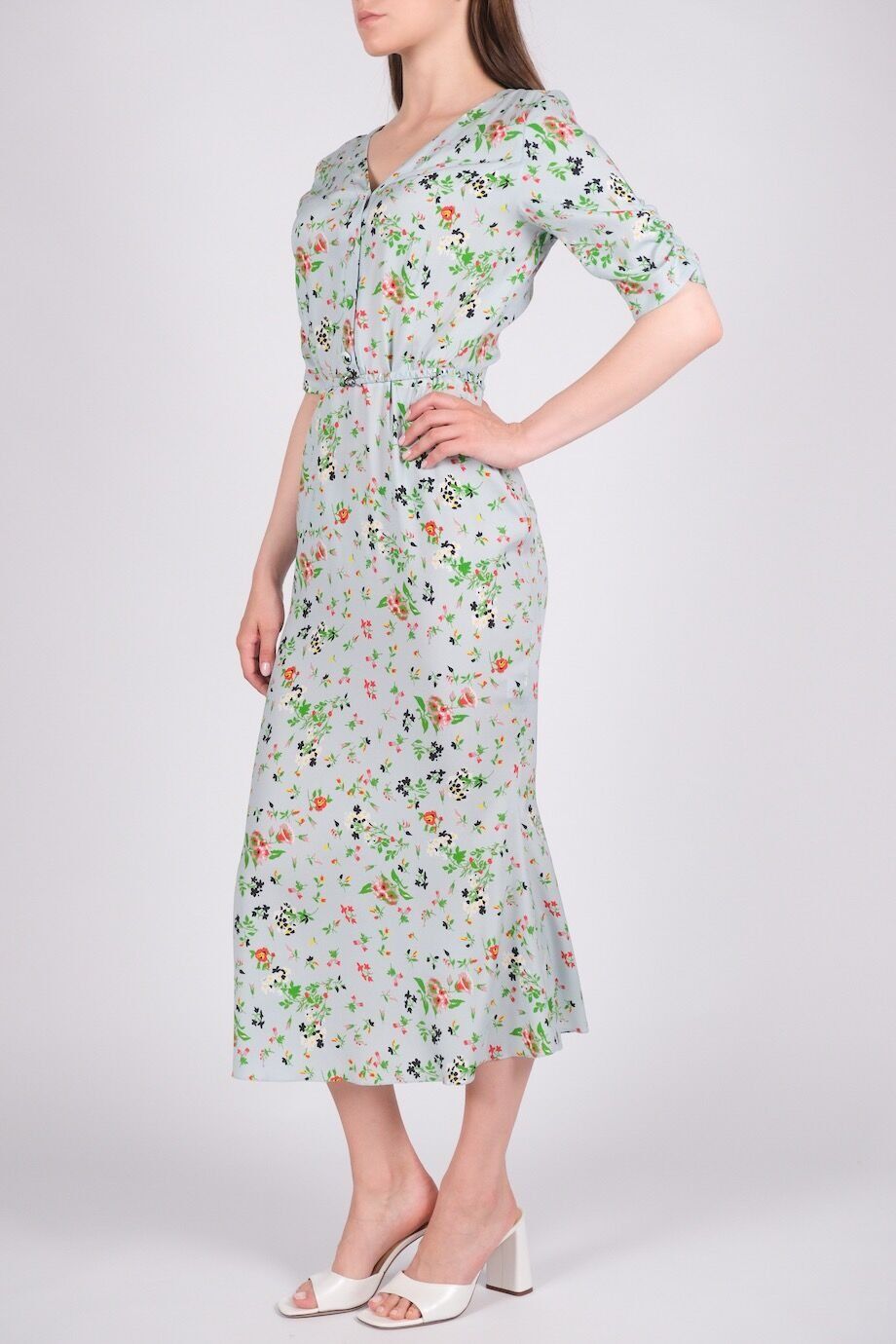 image 2 Шелковое платье голубого цвета в цветы