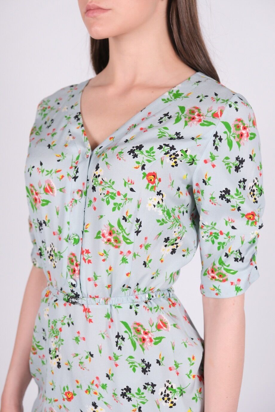 image 4 Шелковое платье голубого цвета в цветы