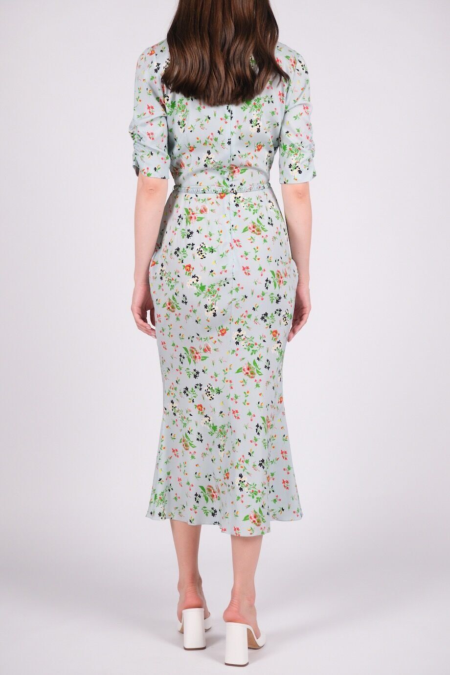 image 3 Шелковое платье голубого цвета в цветы