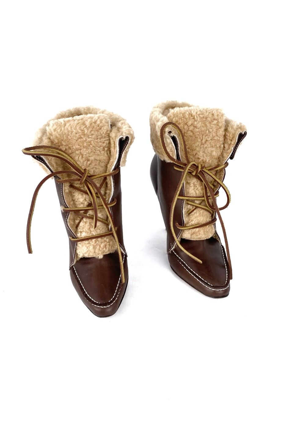 image 2 Ботильоны коричневого цвета с отделкой из овчины