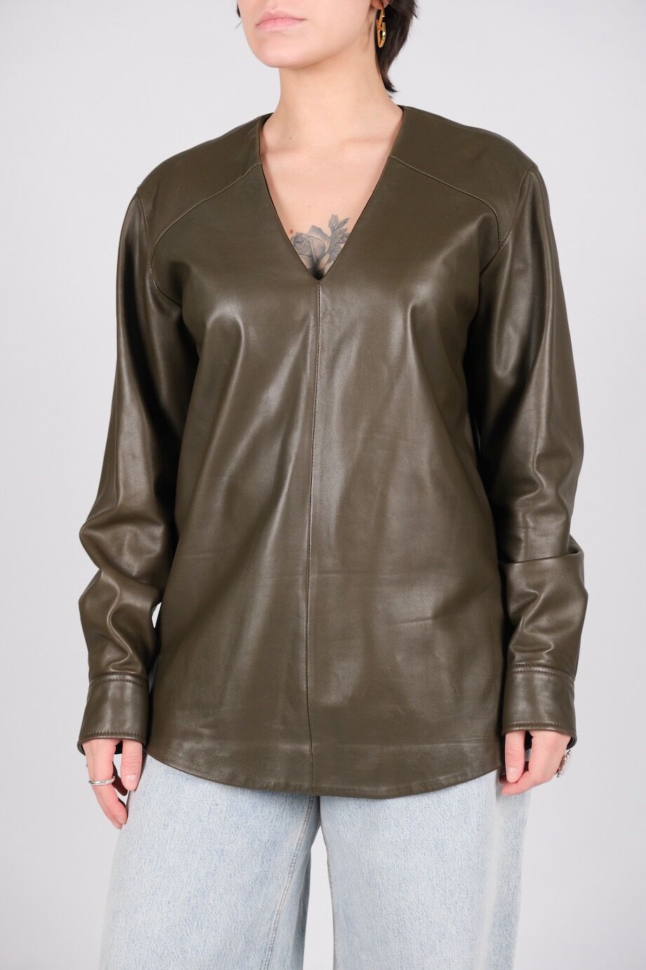 image 1 Кожаная блуза болотного цвета
