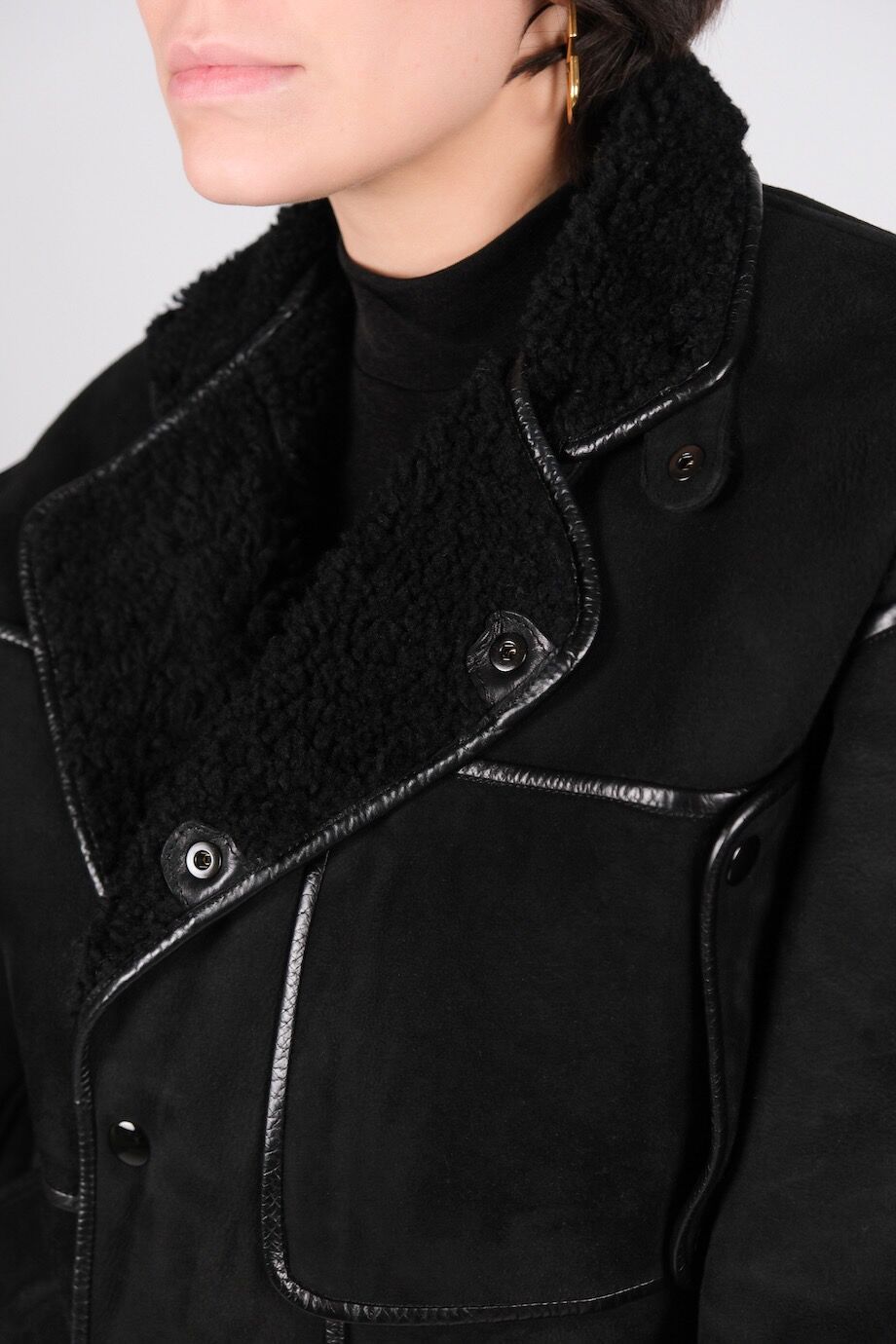 image 4 Дубленка черного цвета