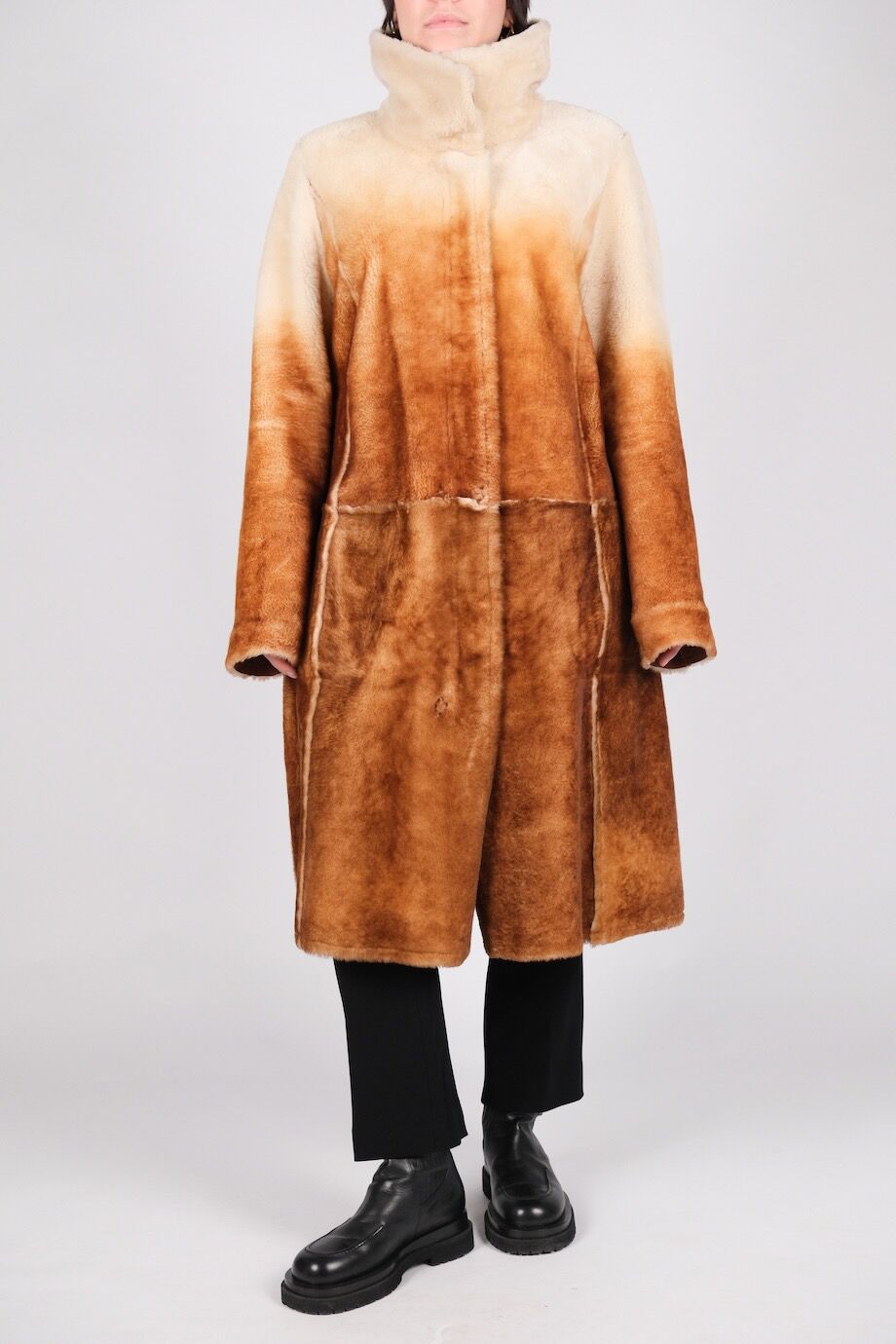 image 1 Двусторонняя дубленка бежевого цвета