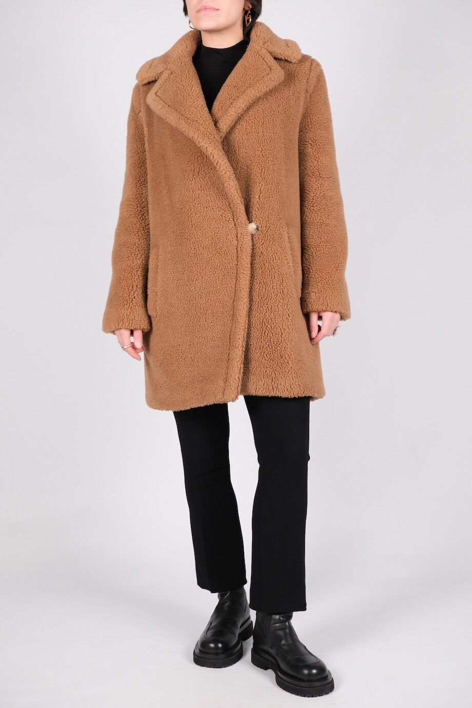 image 1 Укороченная шуба Teddy bear бежевого цвета
